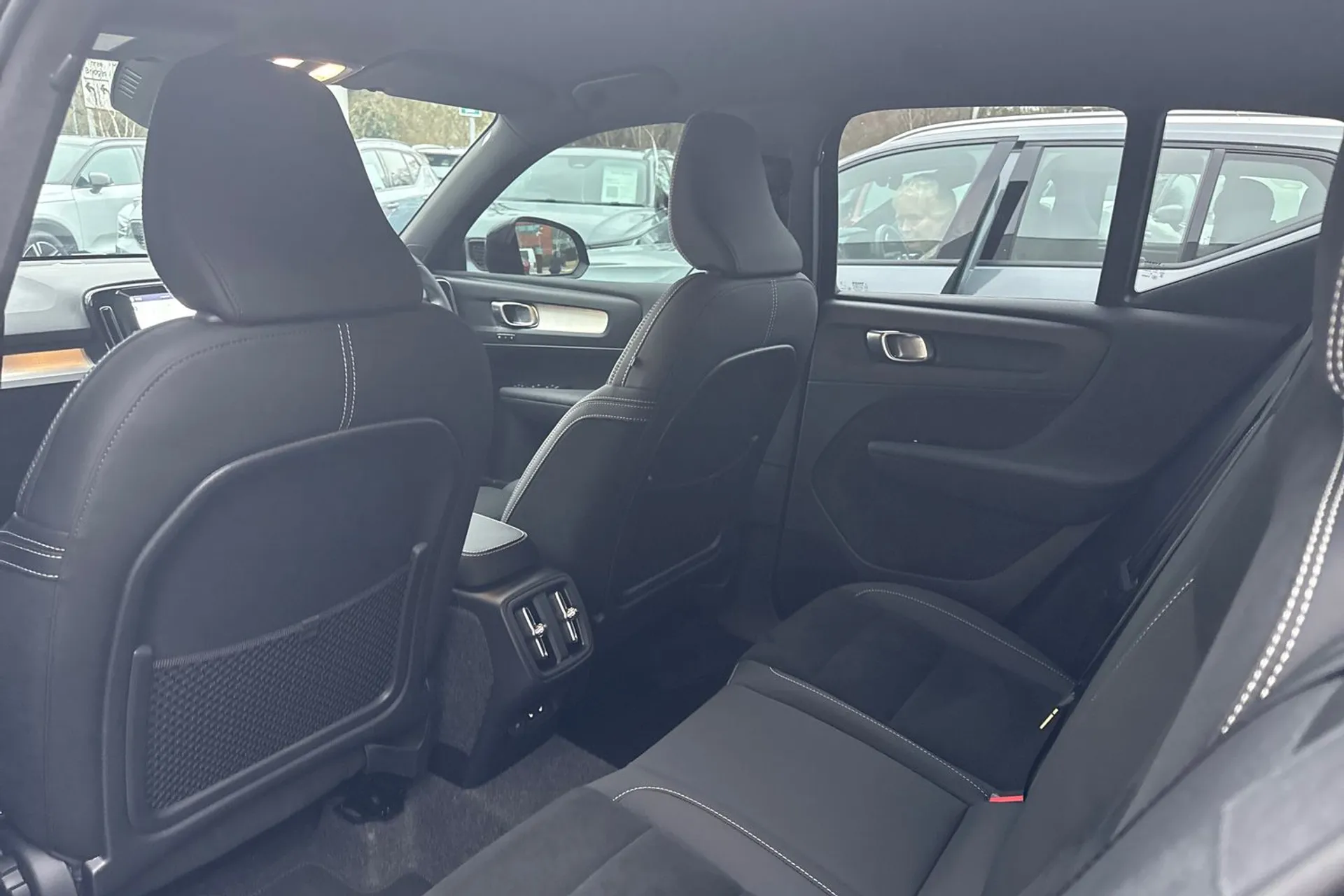 Volvo XC40 thumbnail image number 31