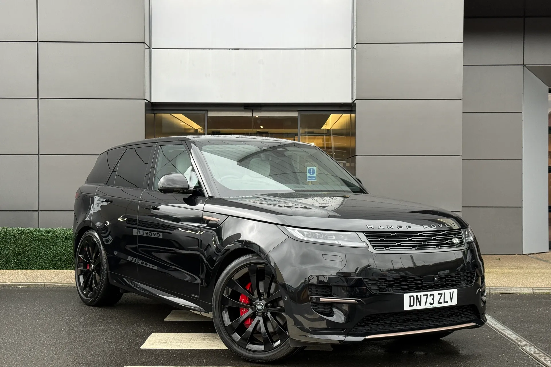 LAND ROVER RANGE ROVER SPORT focused image