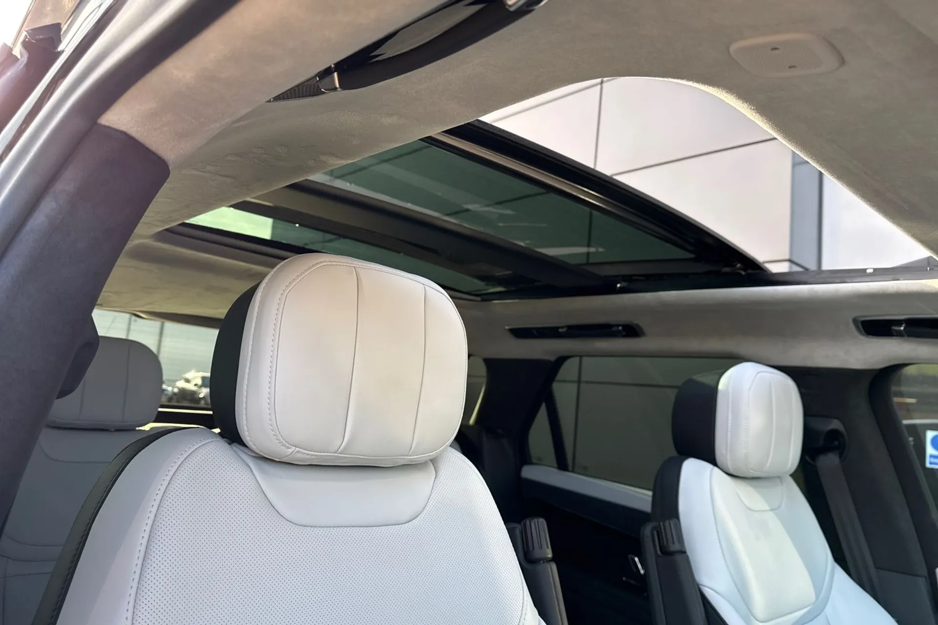 LAND ROVER RANGE ROVER SPORT thumbnail image number 10