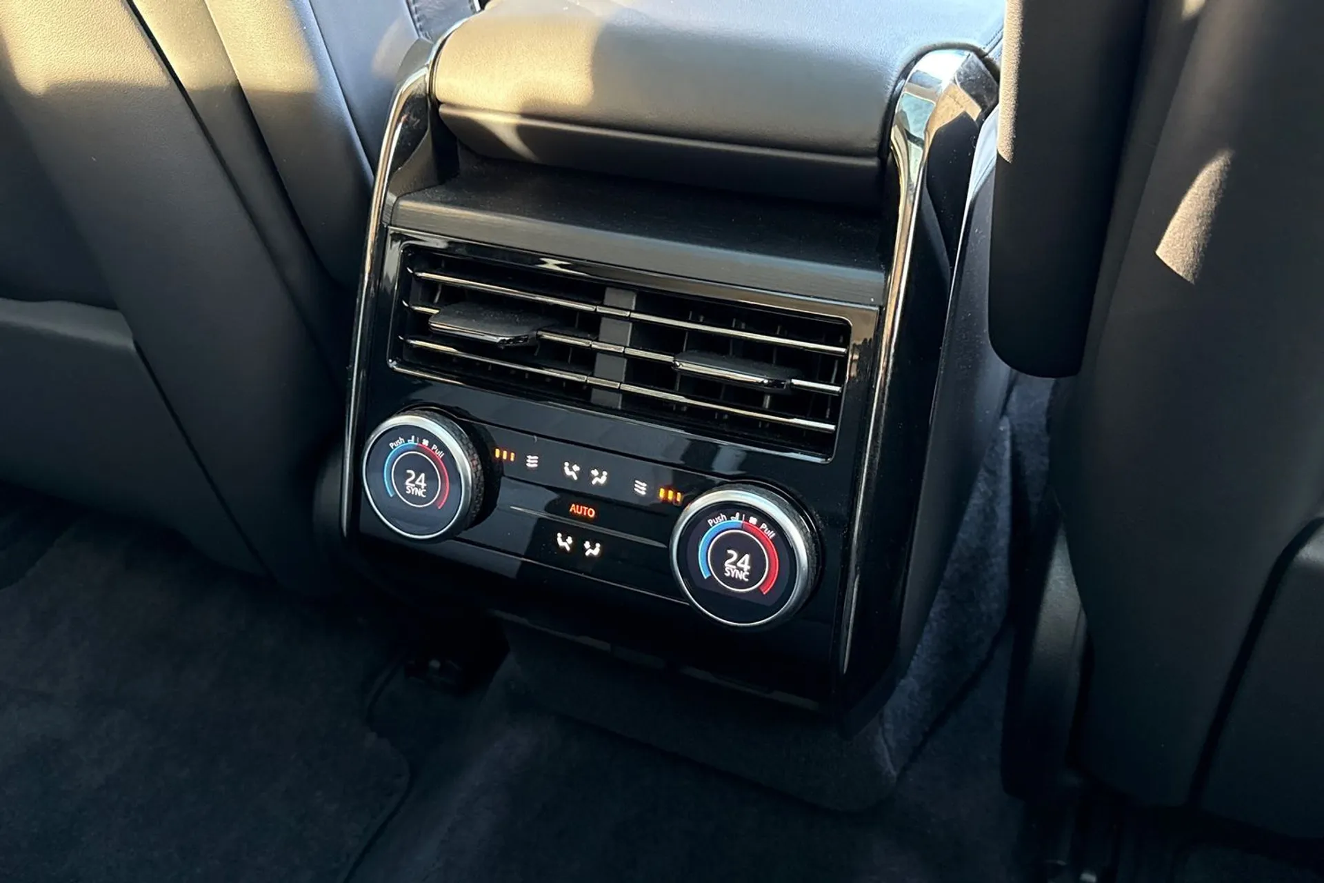 LAND ROVER RANGE ROVER SPORT thumbnail image number 60