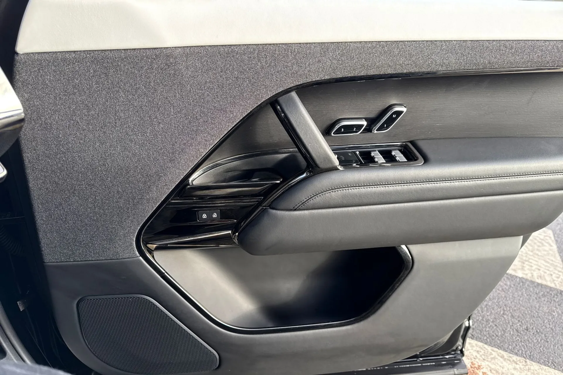 LAND ROVER RANGE ROVER SPORT thumbnail image number 52