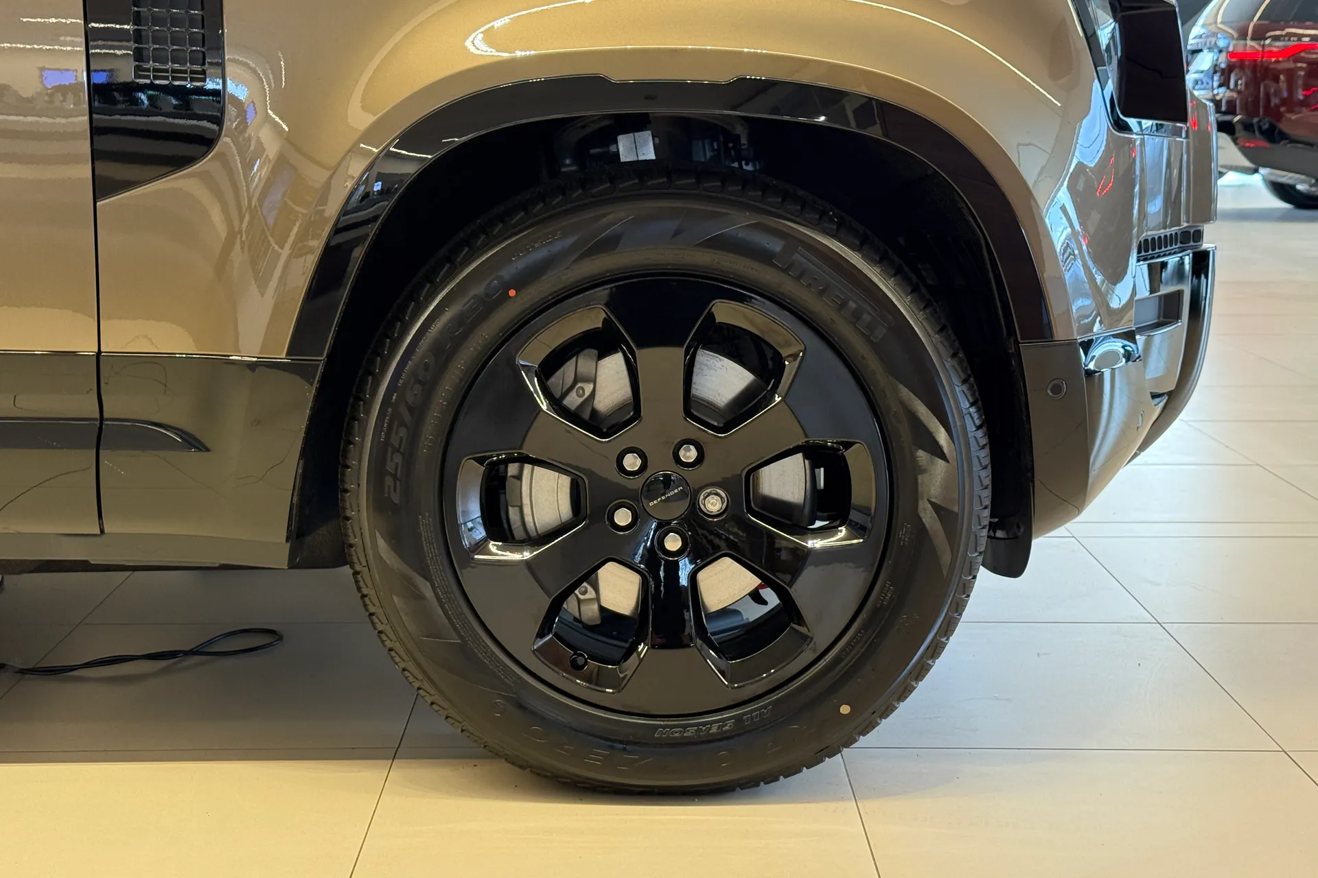 LAND ROVER Defender 110 thumbnail image number 4