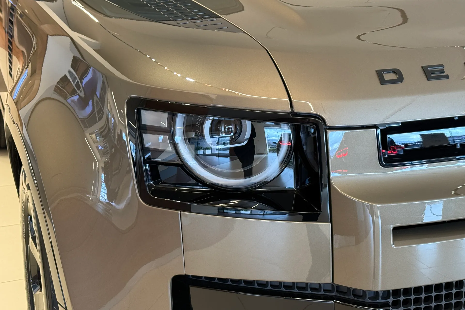 LAND ROVER Defender 110 thumbnail image number 12