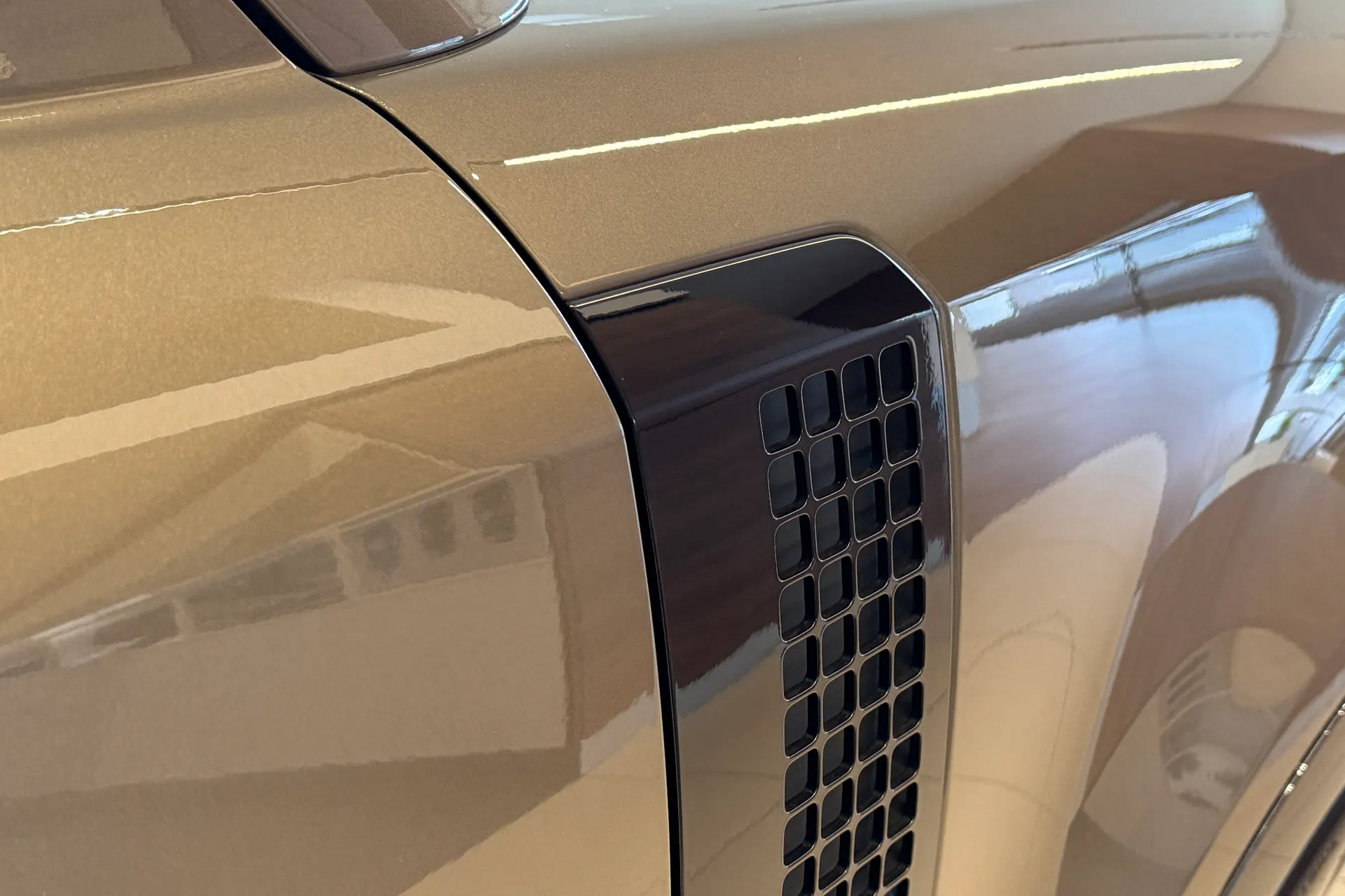 LAND ROVER Defender 110 thumbnail image number 13