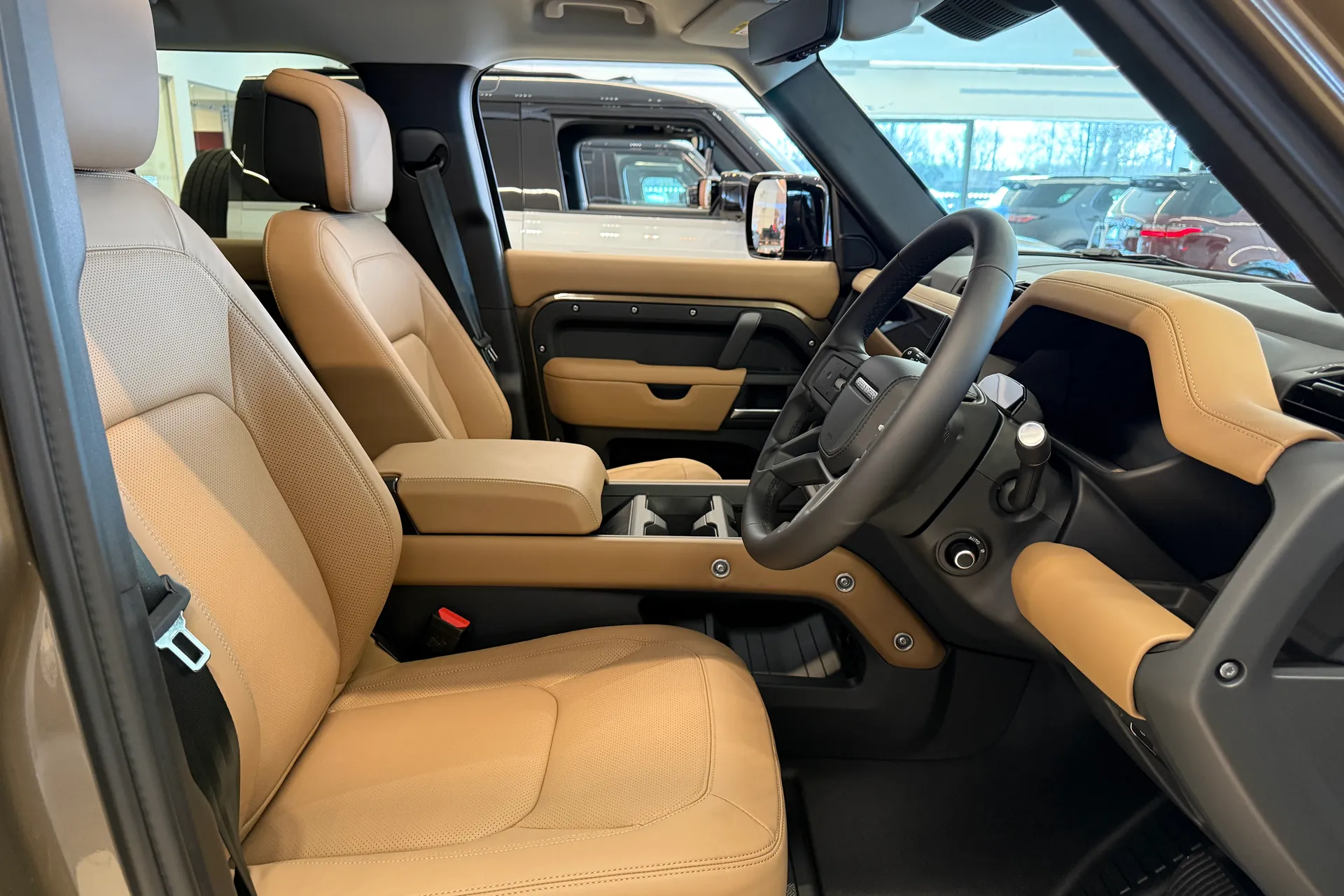 LAND ROVER Defender 110 thumbnail image number 10