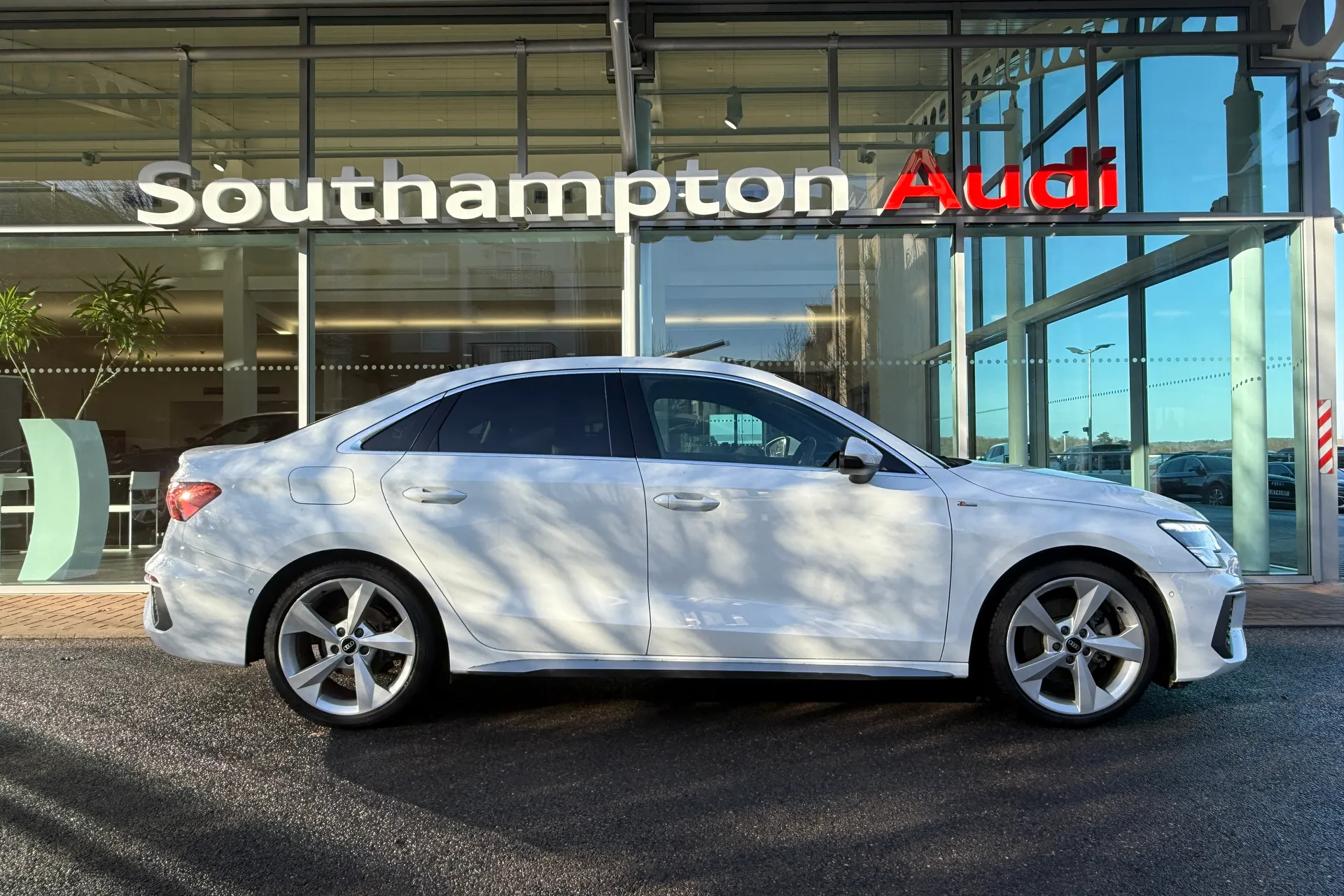 Audi A3 thumbnail image number 2