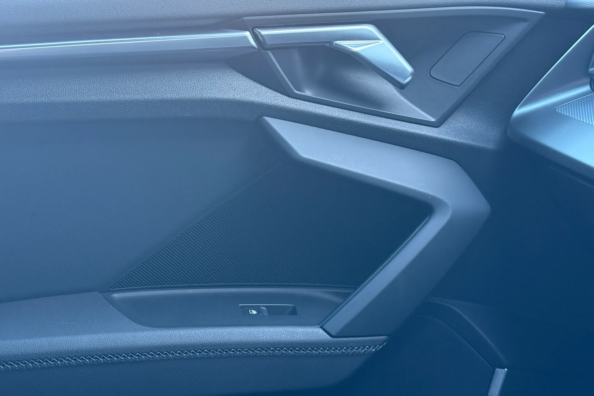 Audi A3 thumbnail image number 25