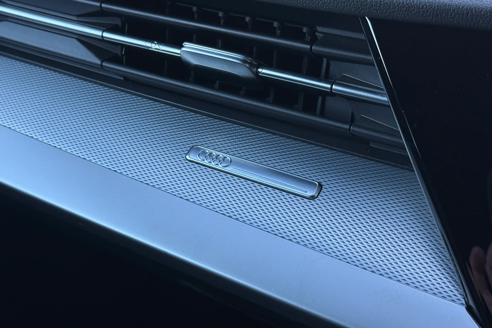 Audi A3 thumbnail image number 24