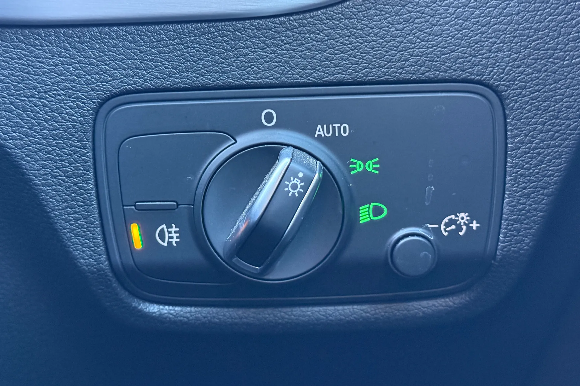 Audi Q2 thumbnail image number 62