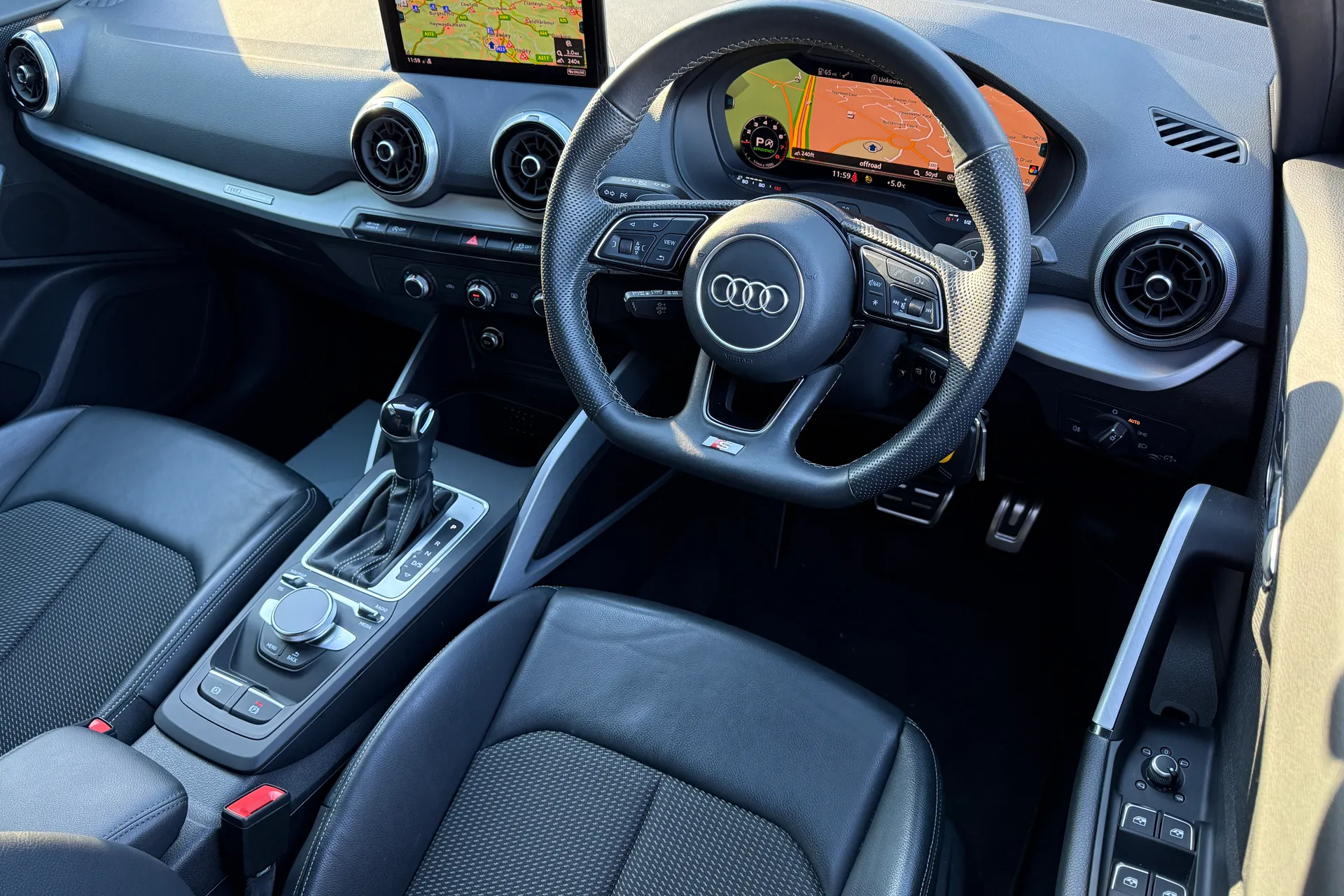 Audi Q2 thumbnail image number 13