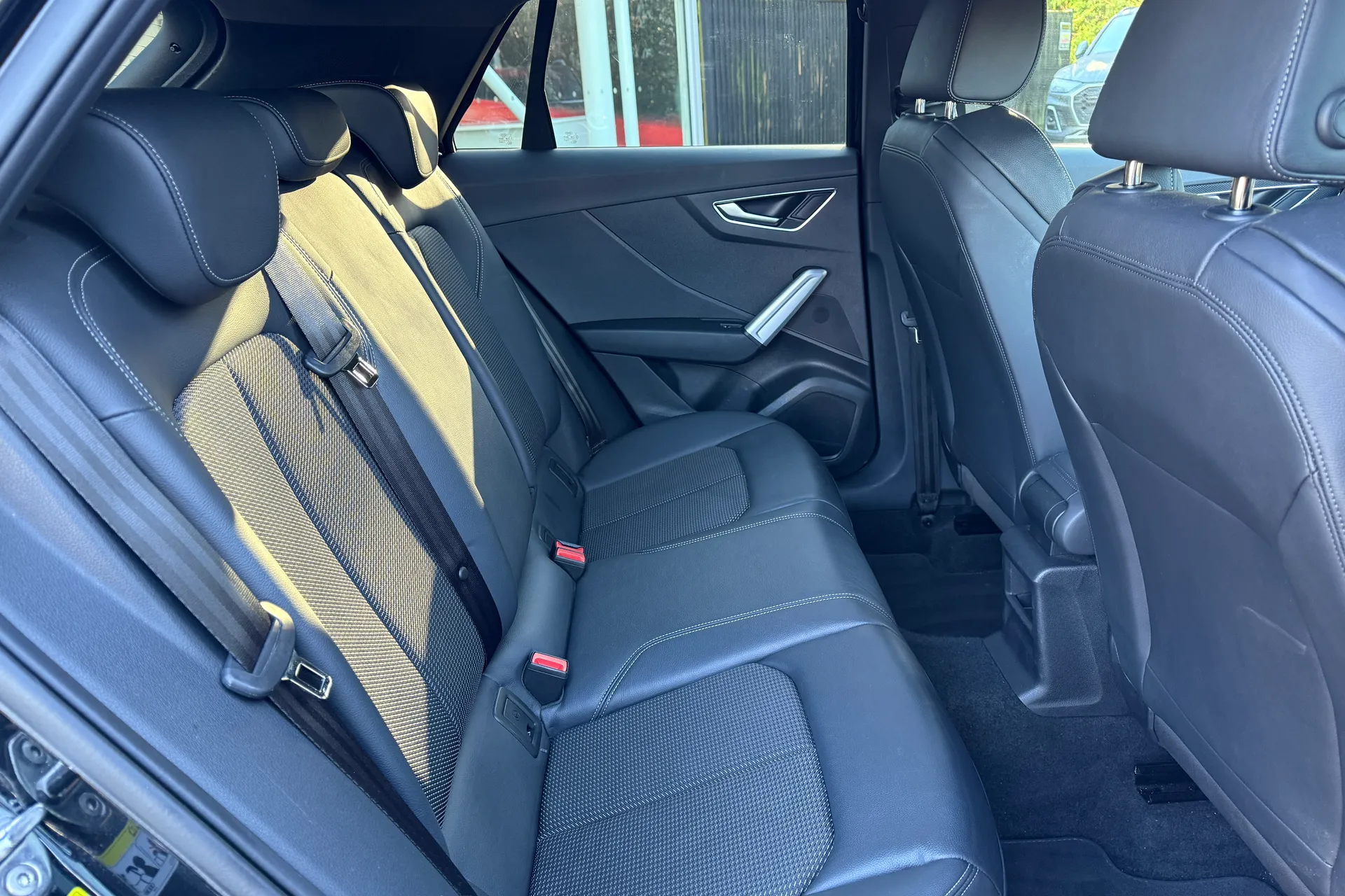 Audi Q2 thumbnail image number 10