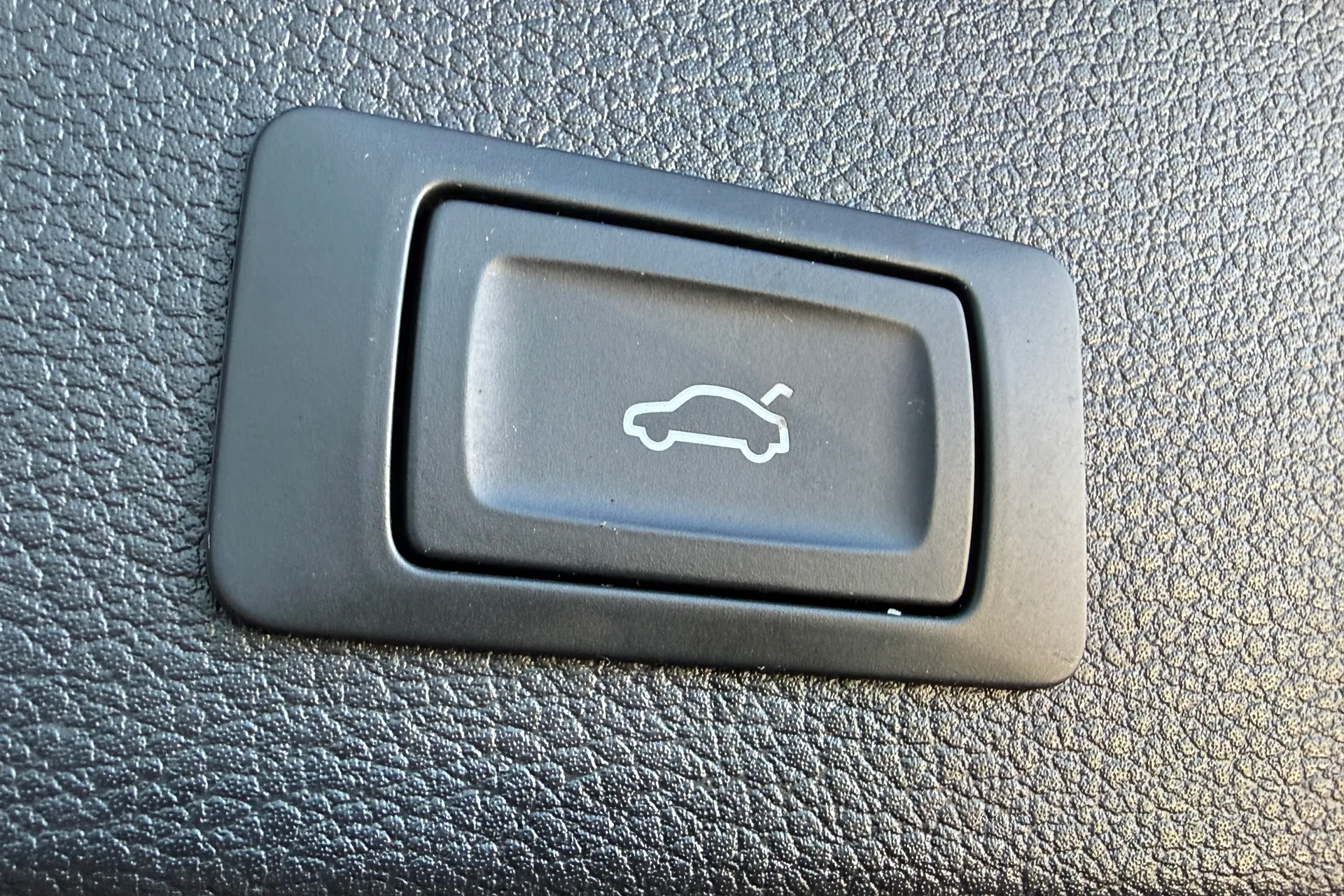 Audi Q2 thumbnail image number 28