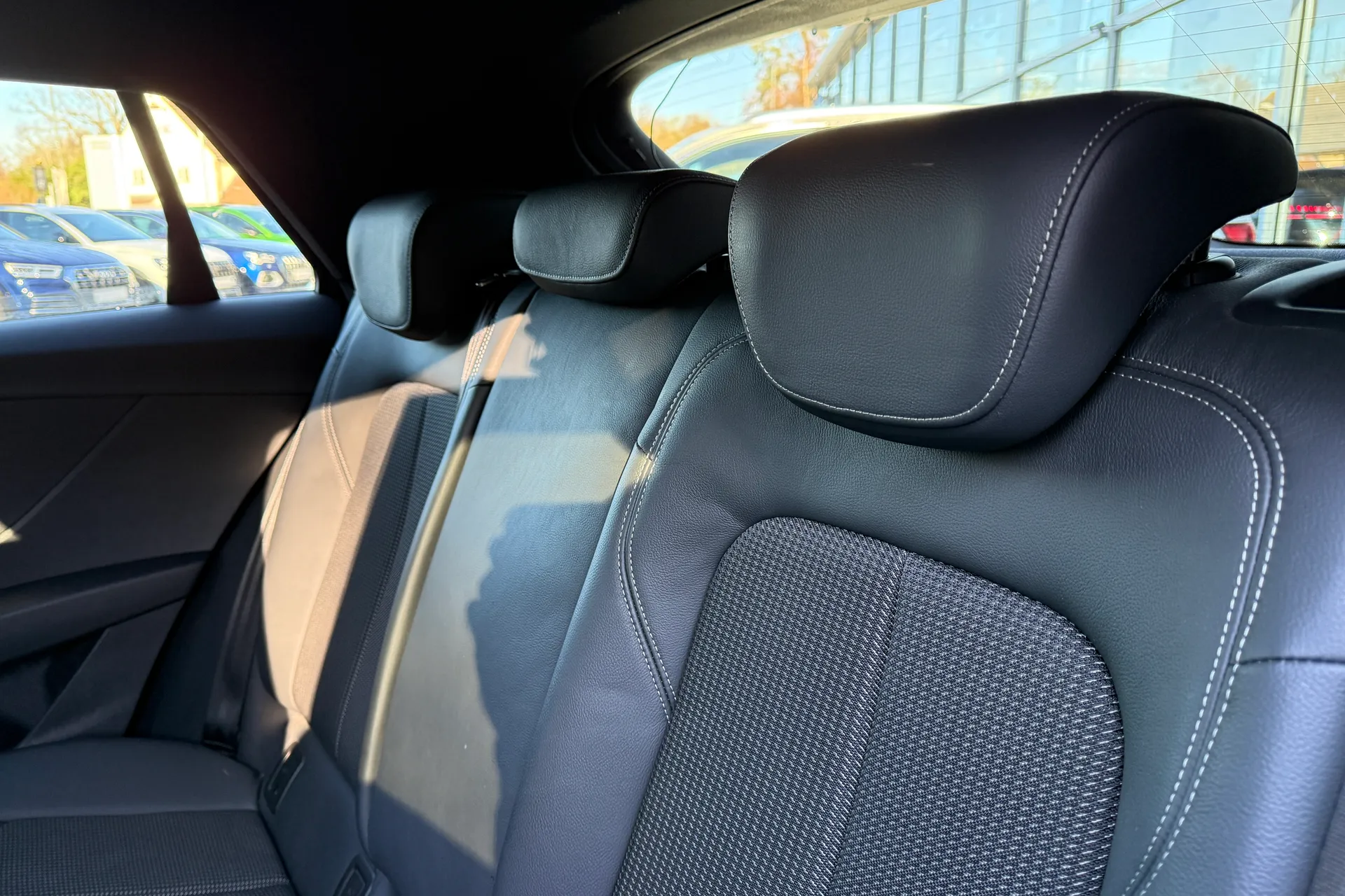 Audi Q2 thumbnail image number 35