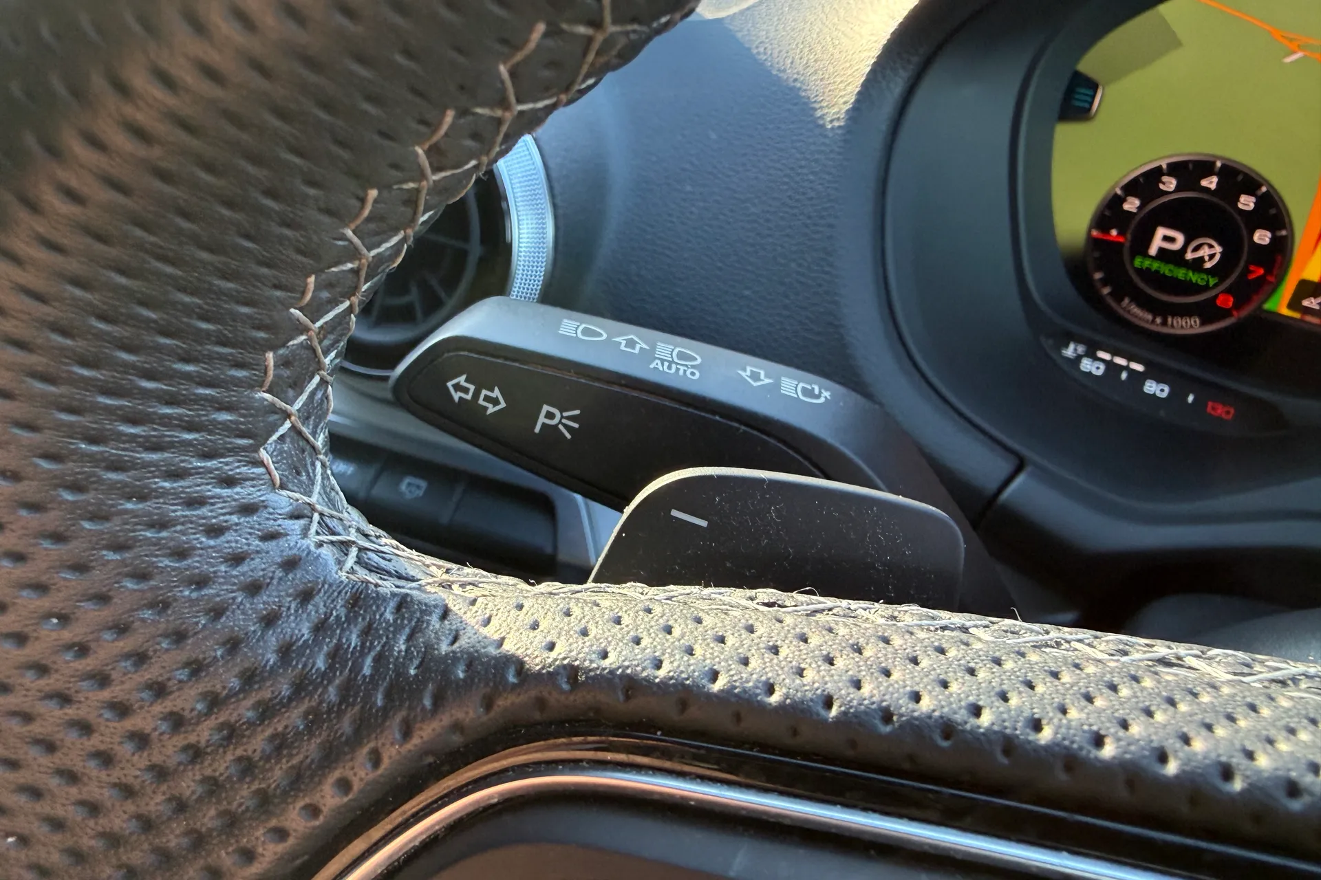 Audi Q2 thumbnail image number 59