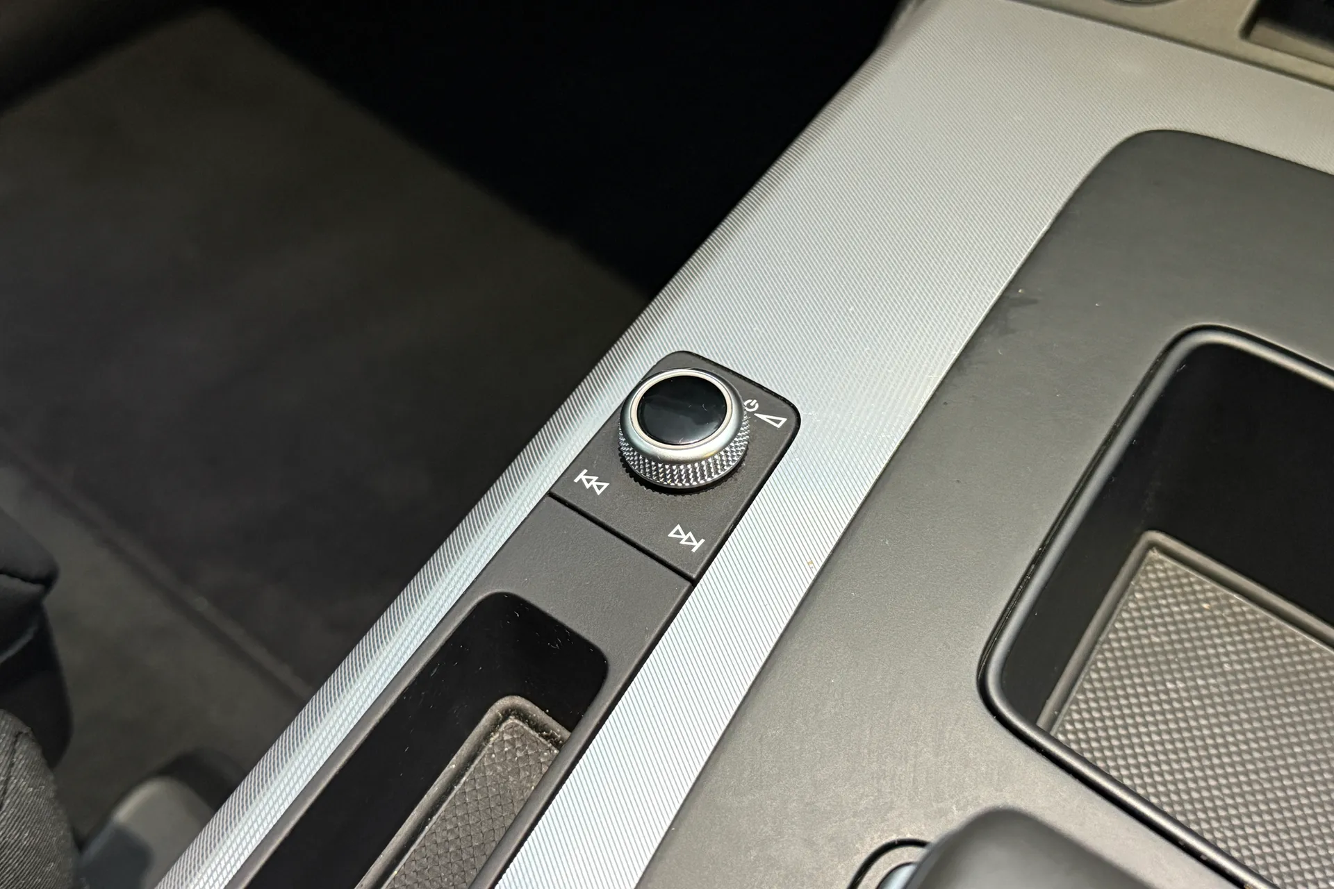 Audi Q5 thumbnail image number 21