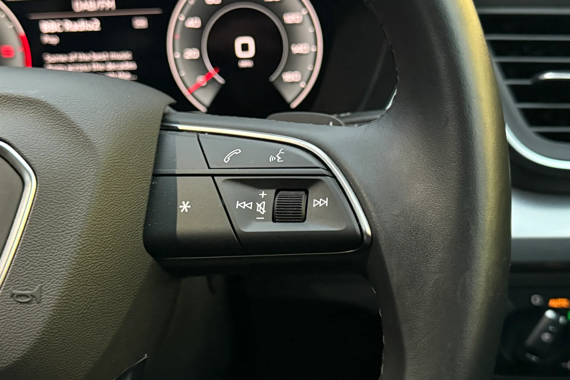 Audi Q5 thumbnail image number 14