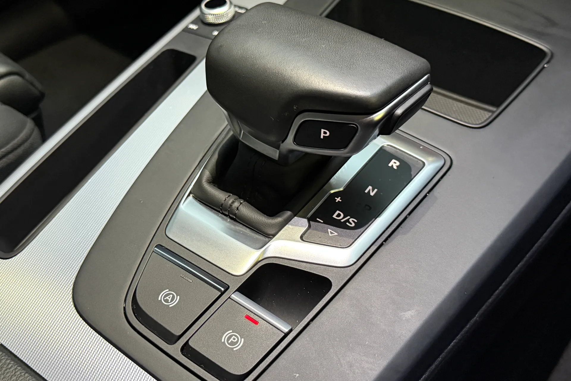 Audi Q5 thumbnail image number 22