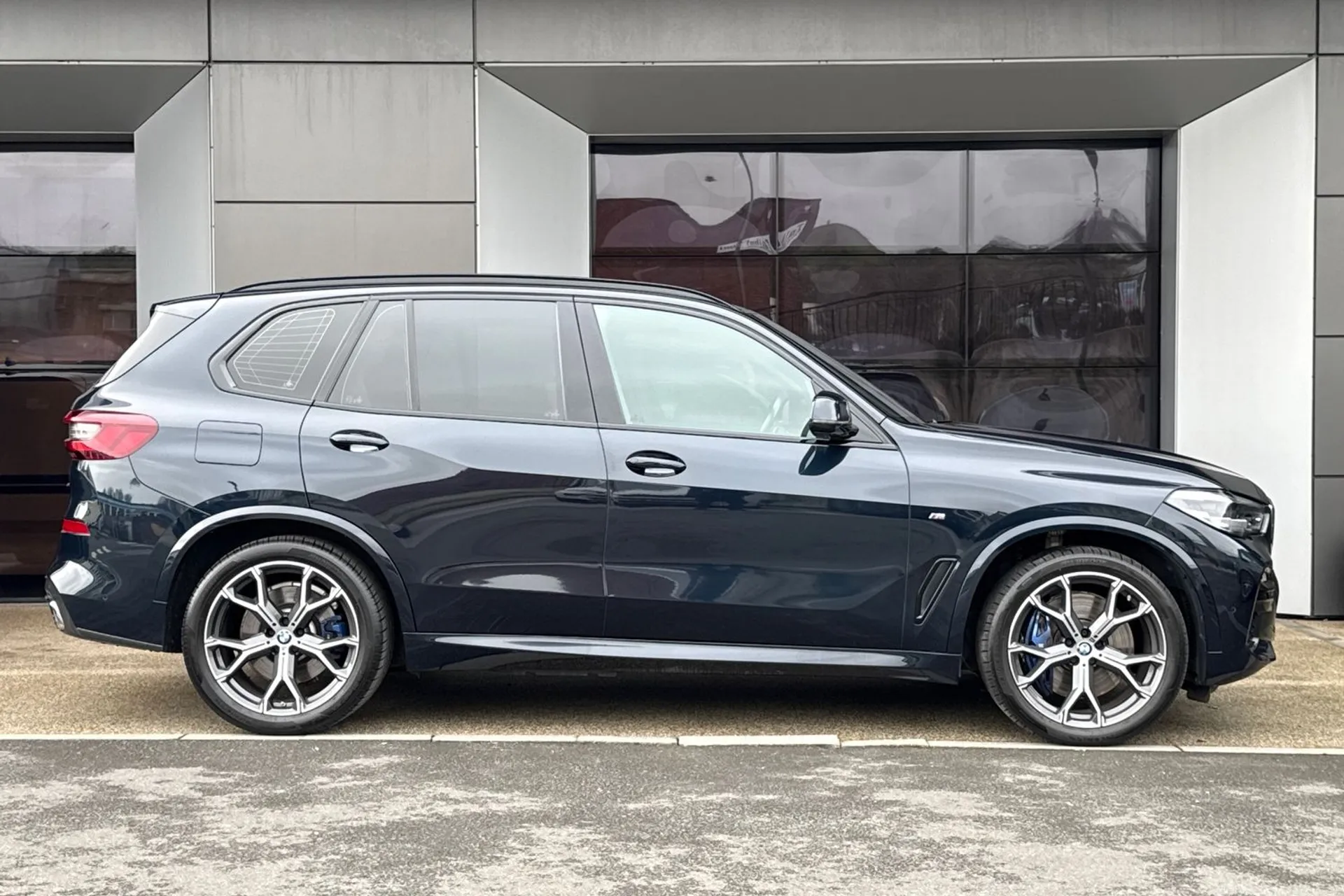 BMW X5 thumbnail image number 2