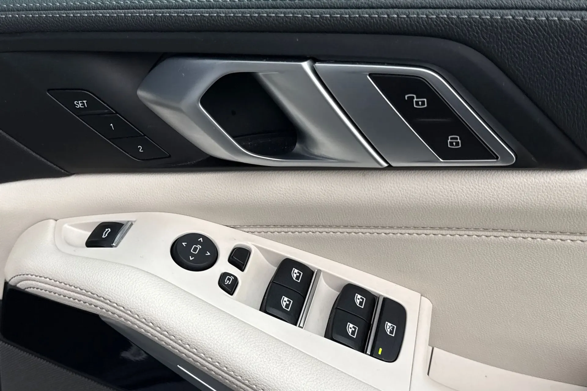 BMW X5 thumbnail image number 19