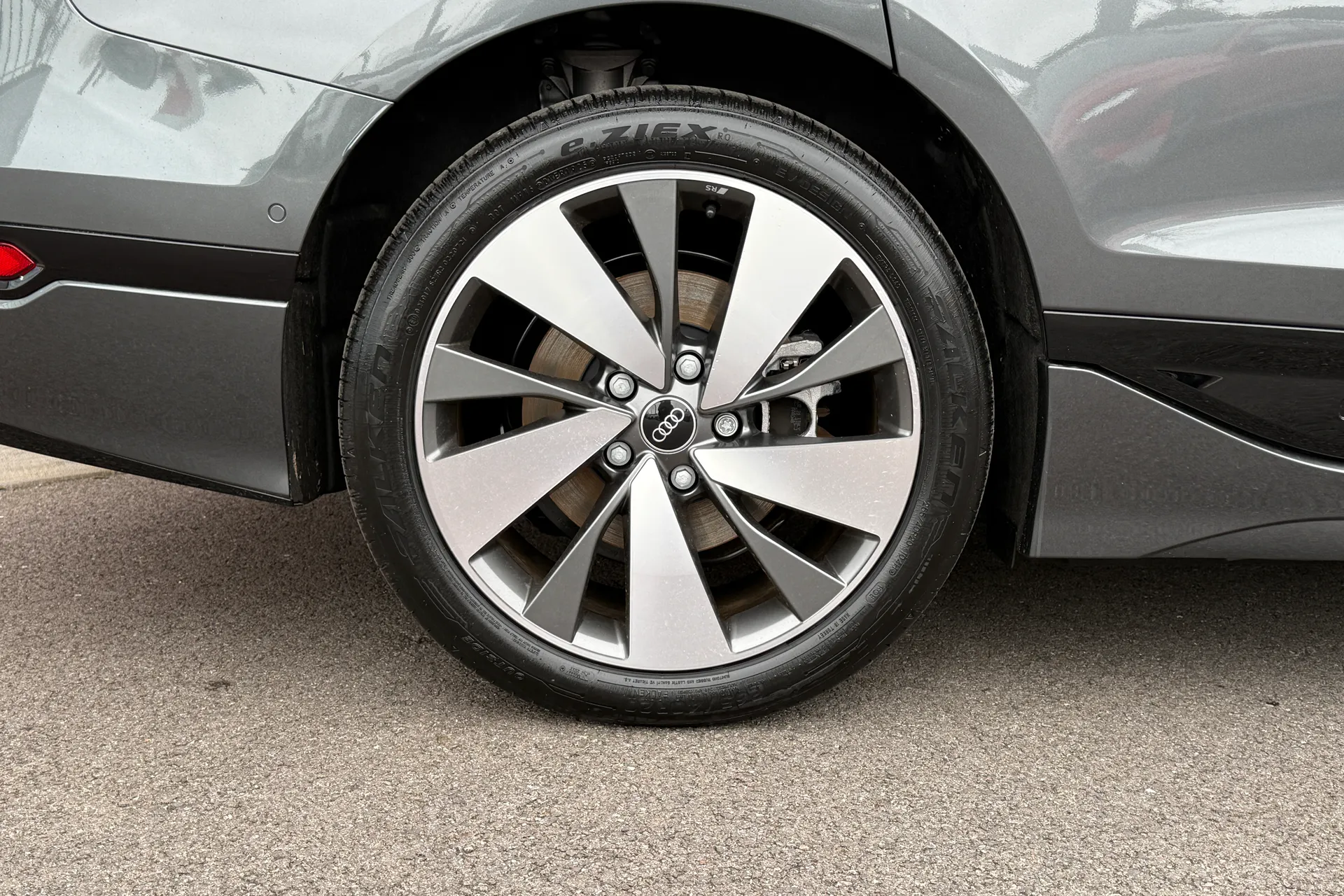 Audi A6 thumbnail image number 12