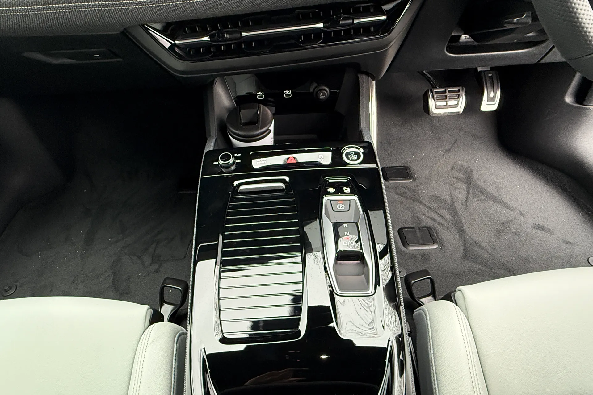 Audi A6 thumbnail image number 46