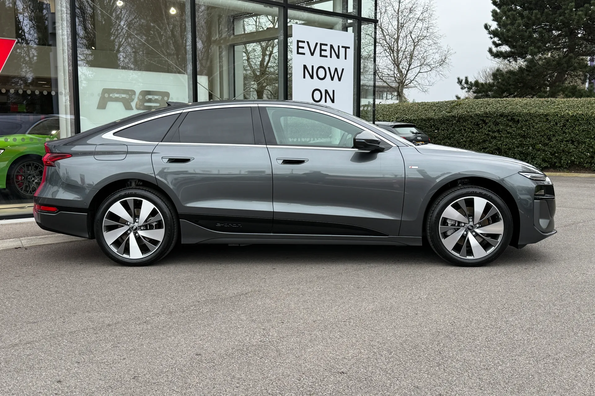 Audi A6 thumbnail image number 2