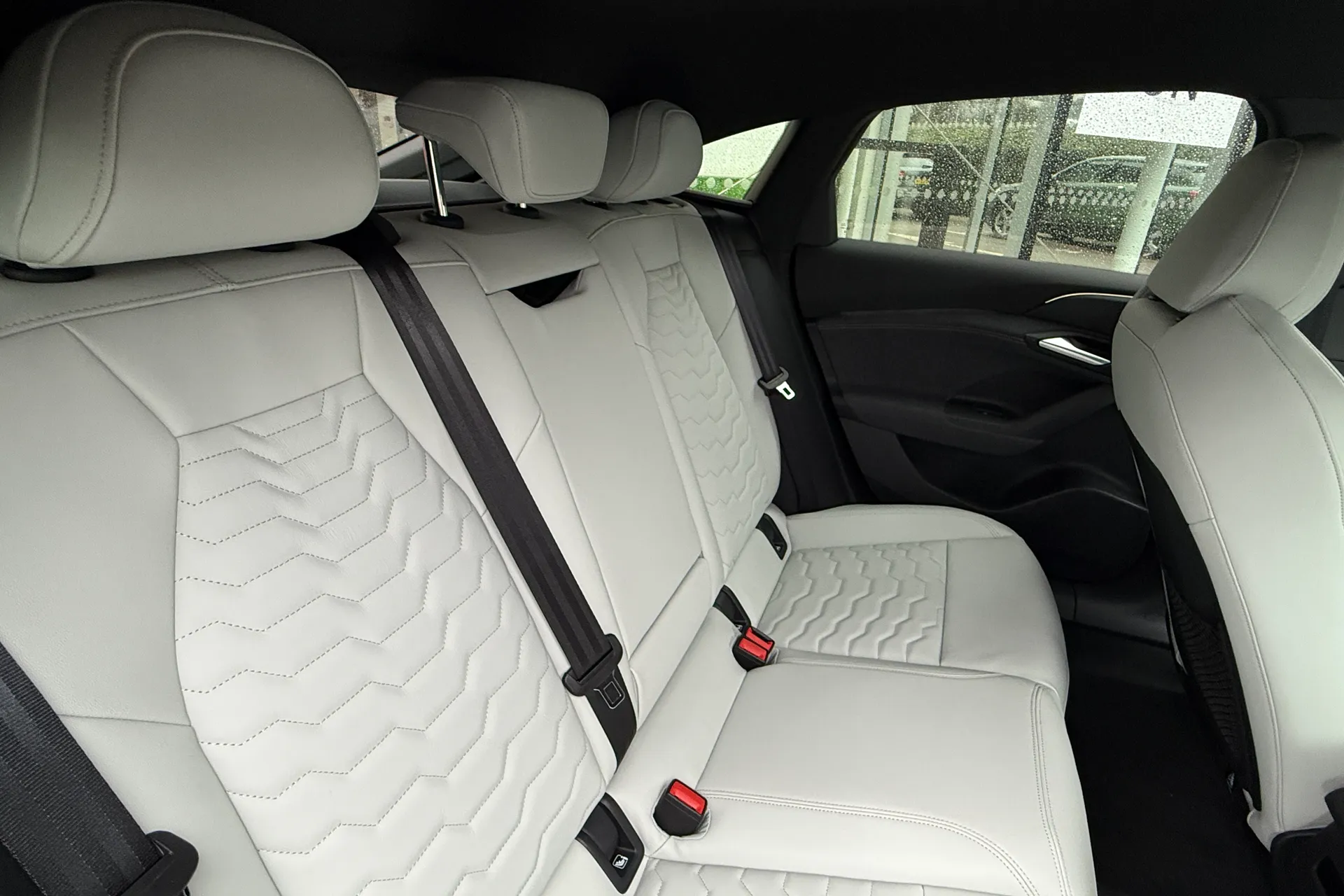 Audi A6 thumbnail image number 34