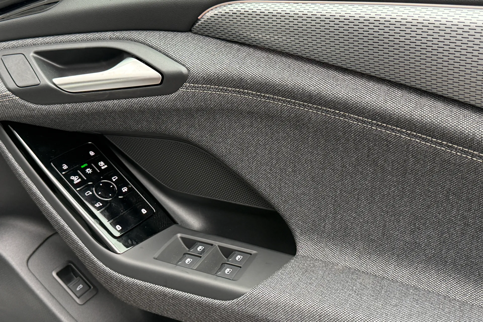 Audi A6 thumbnail image number 26