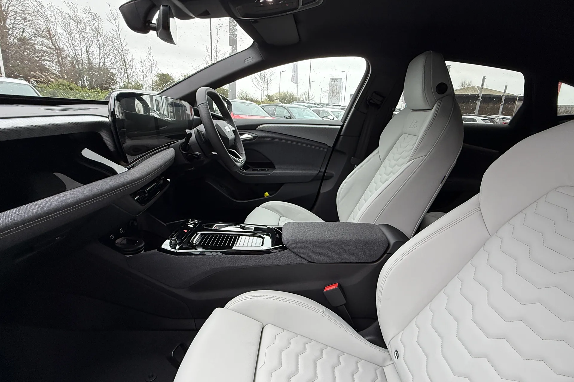 Audi A6 thumbnail image number 37