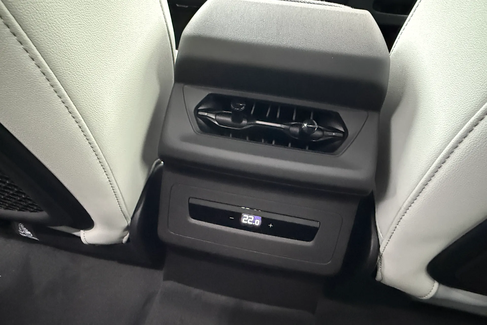 Audi A6 thumbnail image number 36