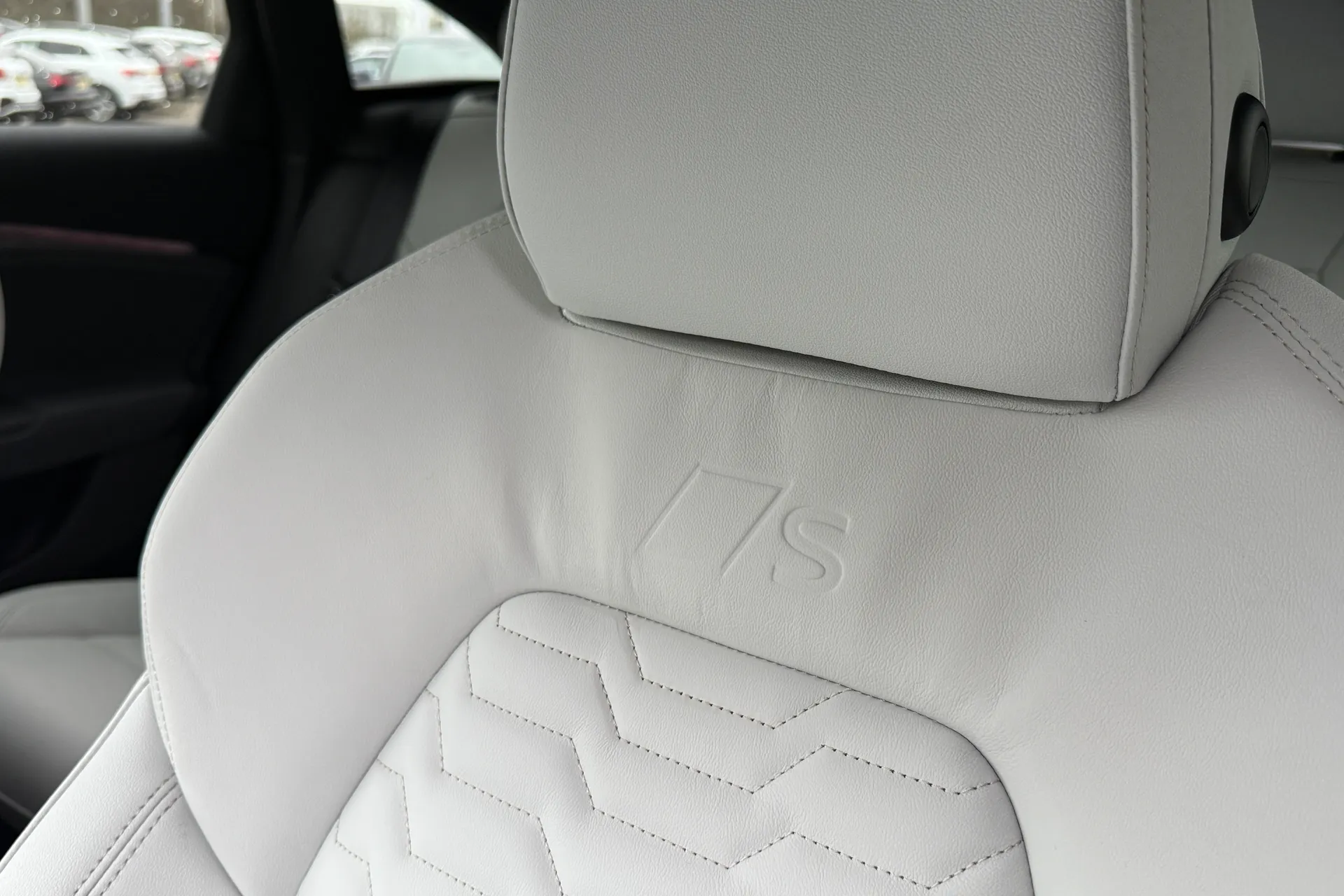 Audi A6 thumbnail image number 19