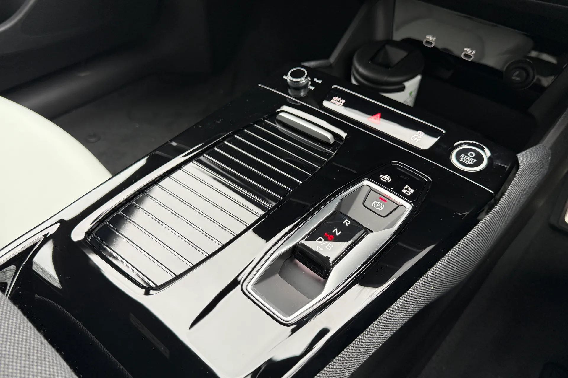 Audi A6 thumbnail image number 9