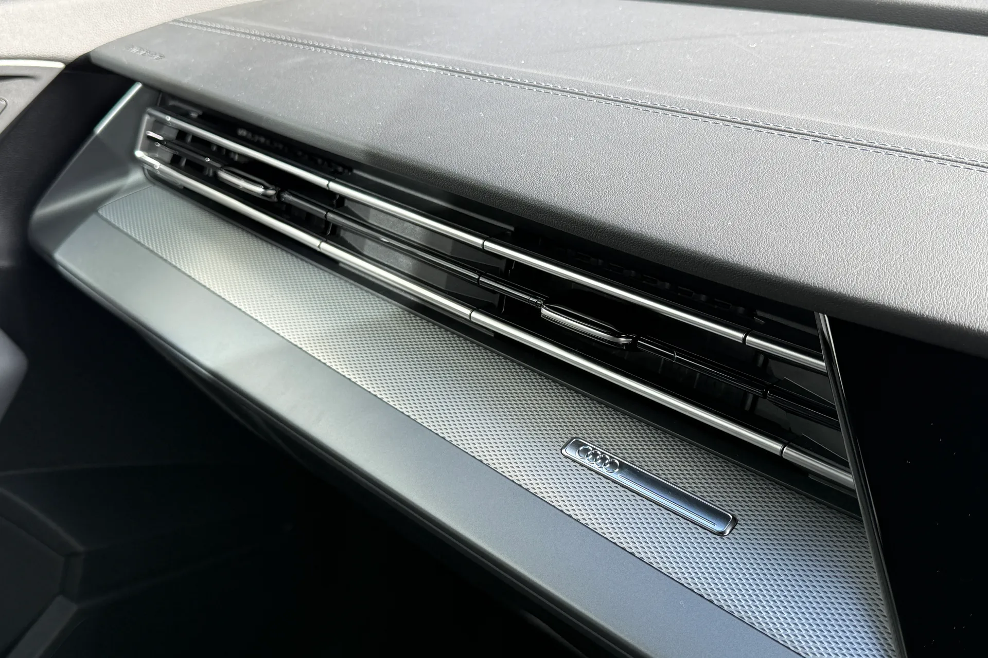 Audi A3 thumbnail image number 28