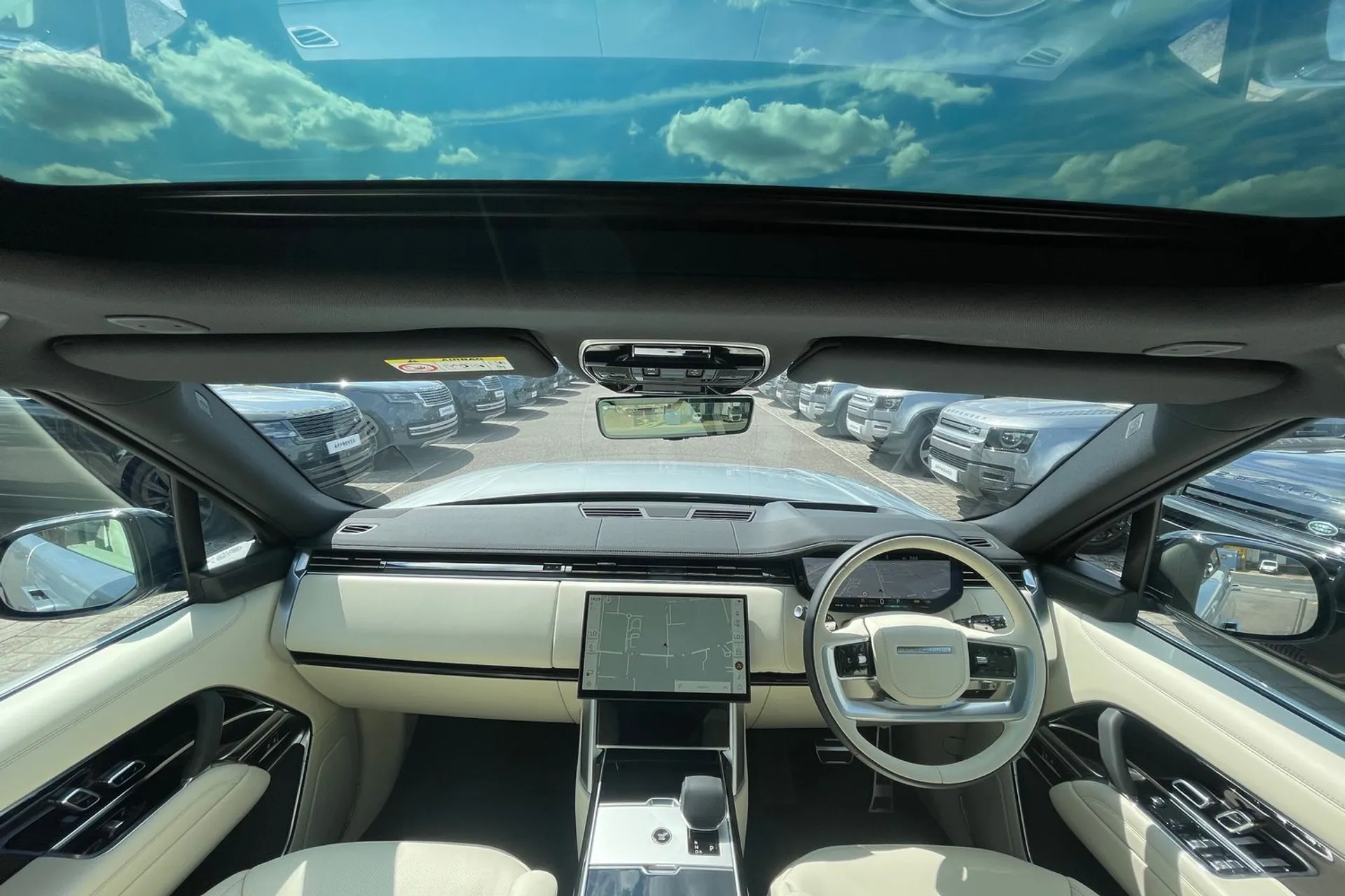 LAND ROVER RANGE ROVER thumbnail image number 3