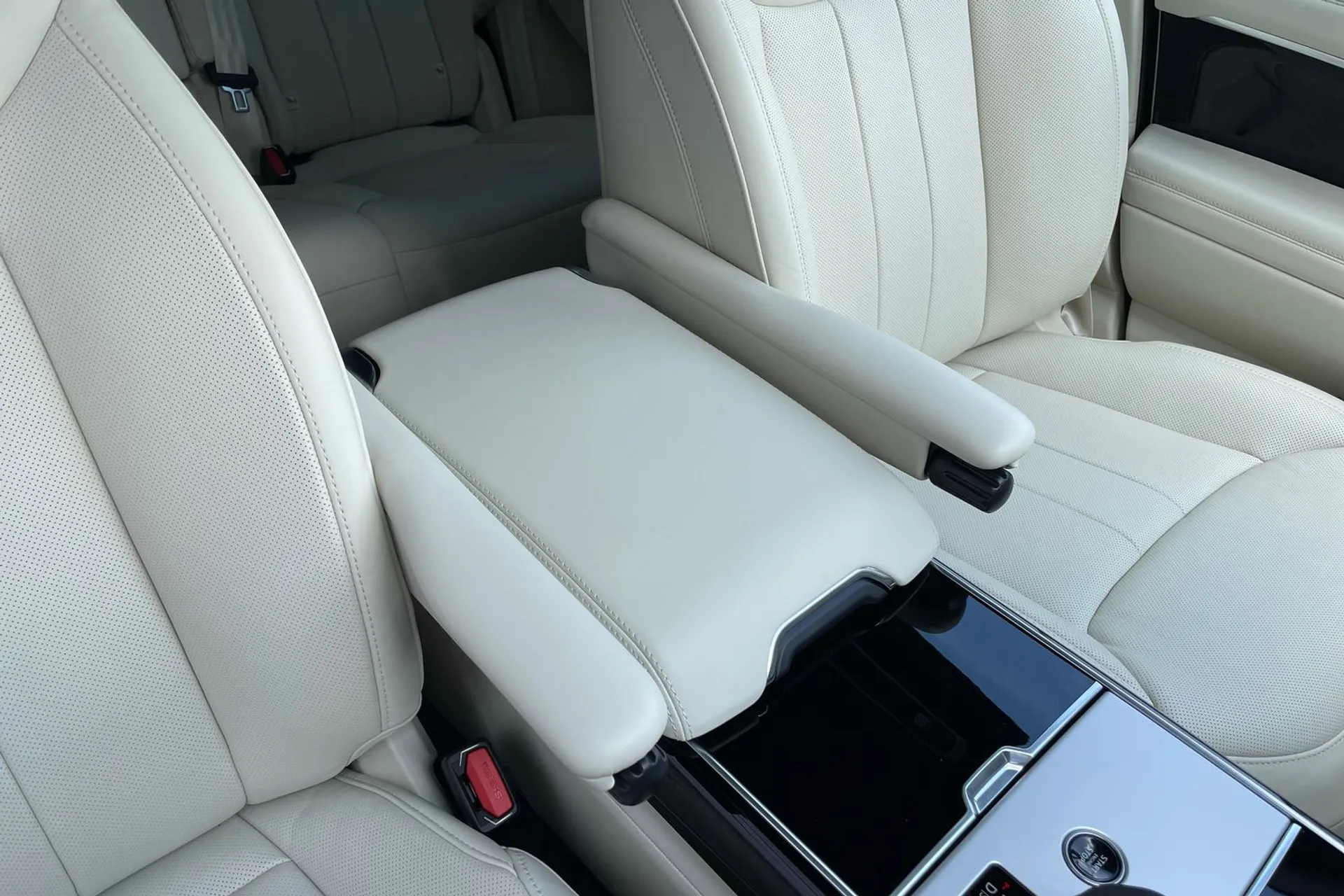 LAND ROVER RANGE ROVER thumbnail image number 47