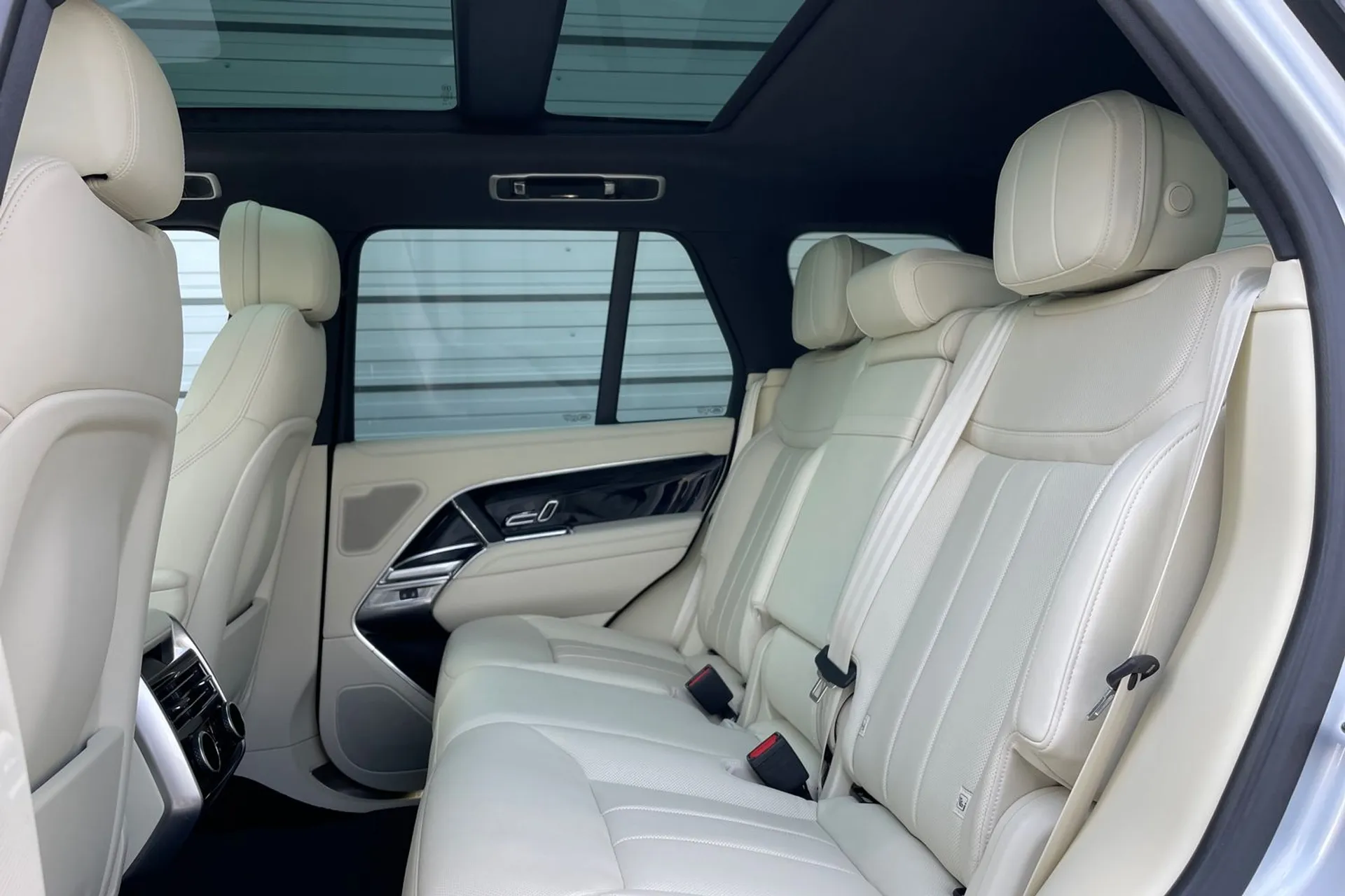 LAND ROVER RANGE ROVER thumbnail image number 42