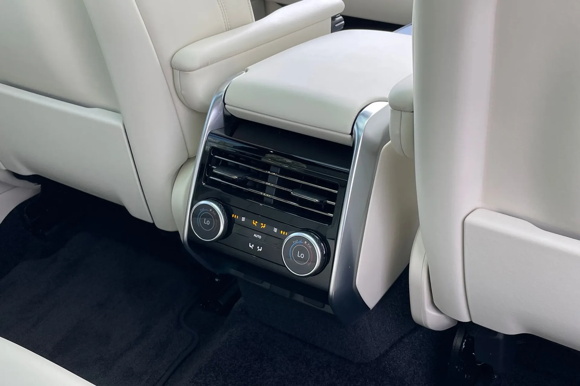 LAND ROVER RANGE ROVER thumbnail image number 36