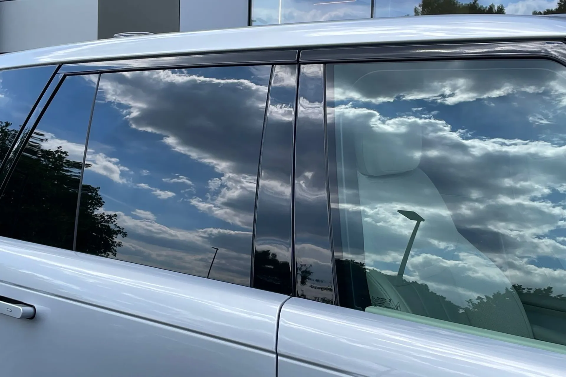 LAND ROVER RANGE ROVER thumbnail image number 18