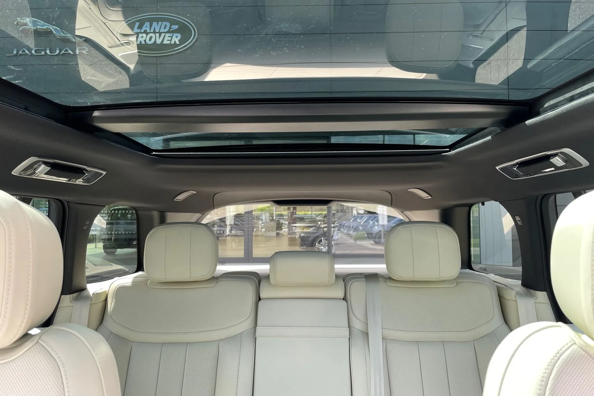 LAND ROVER RANGE ROVER thumbnail image number 43