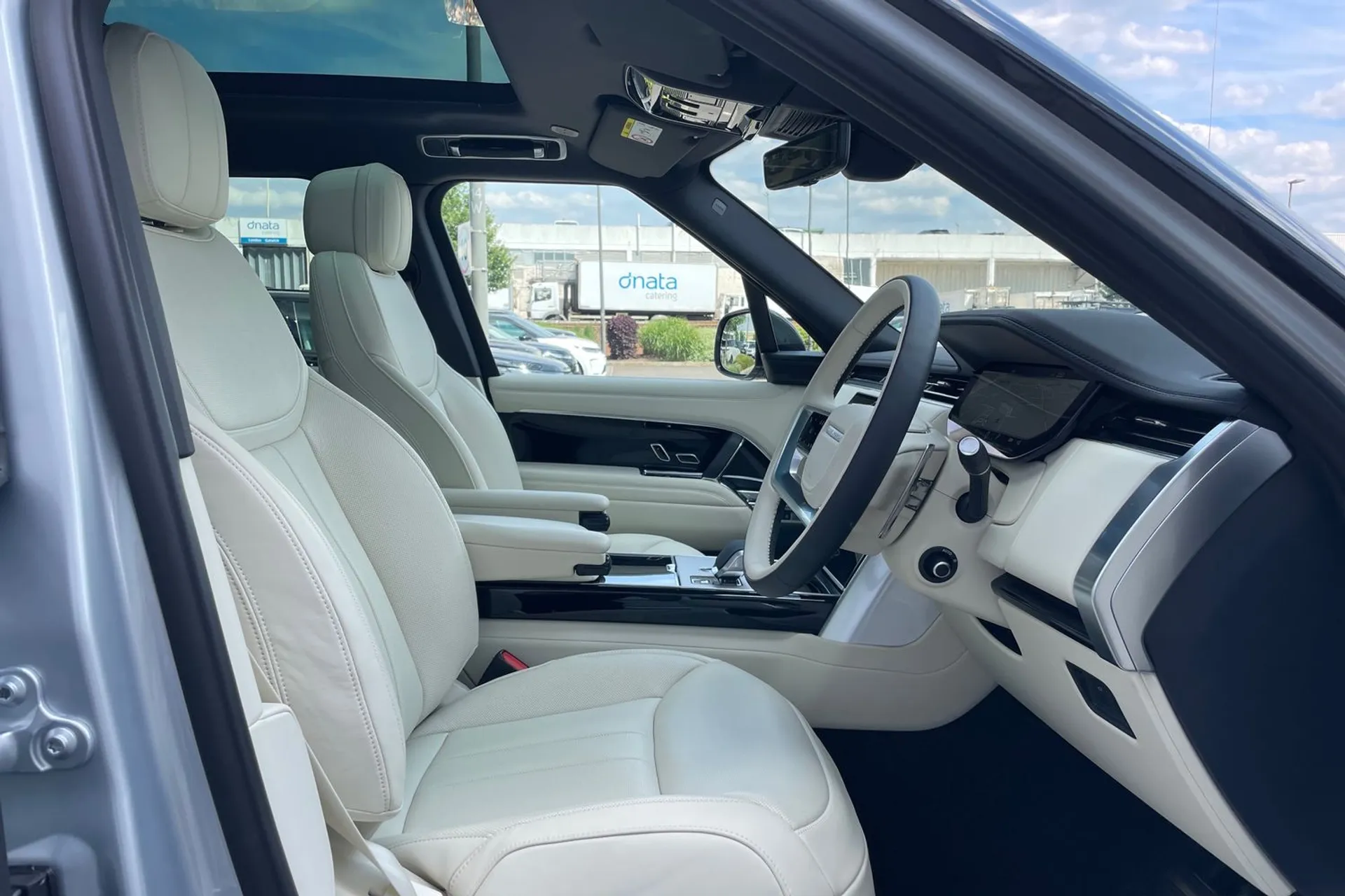 LAND ROVER RANGE ROVER thumbnail image number 37