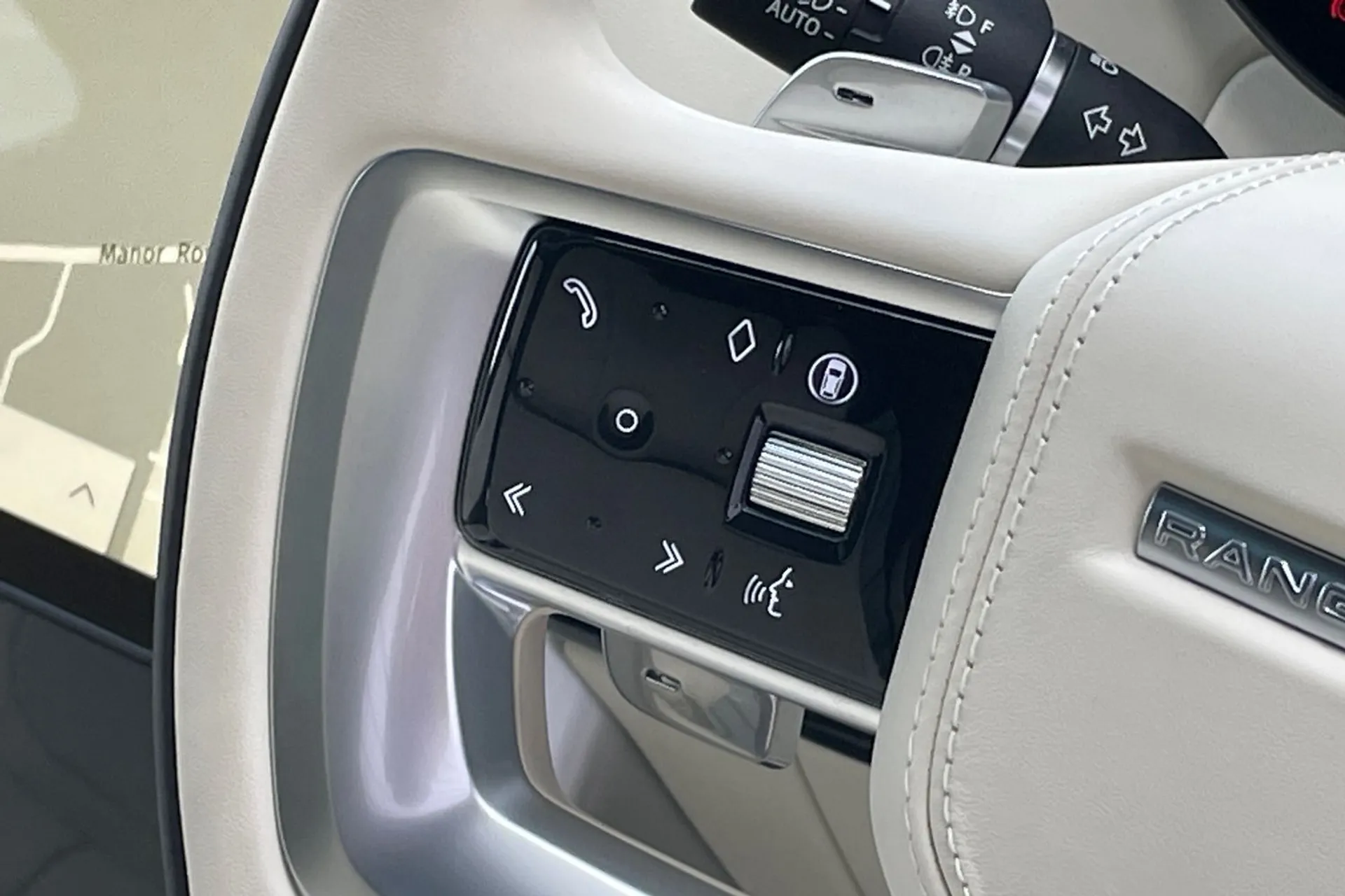 LAND ROVER RANGE ROVER thumbnail image number 44