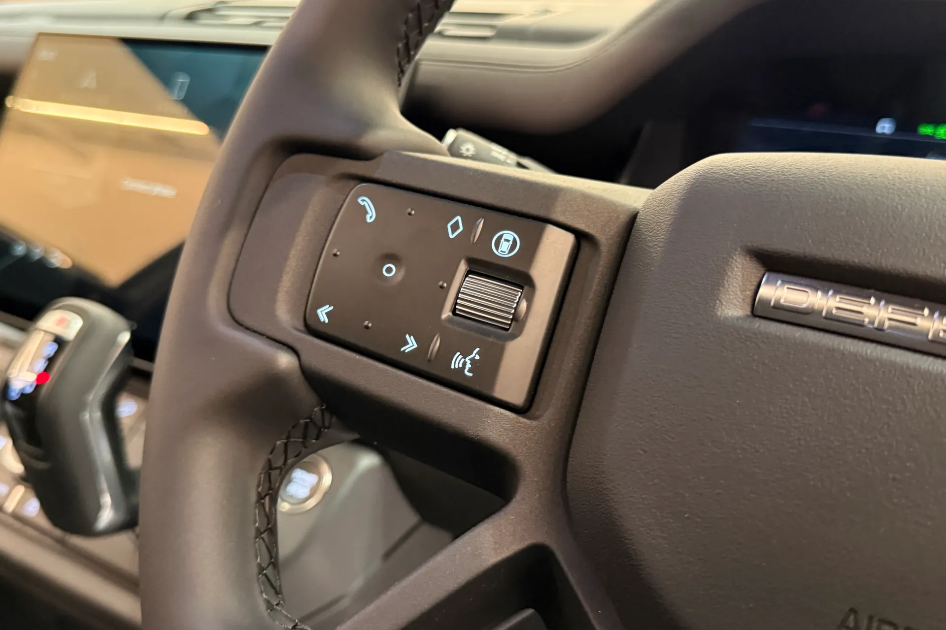 LAND ROVER Defender 110 thumbnail image number 48