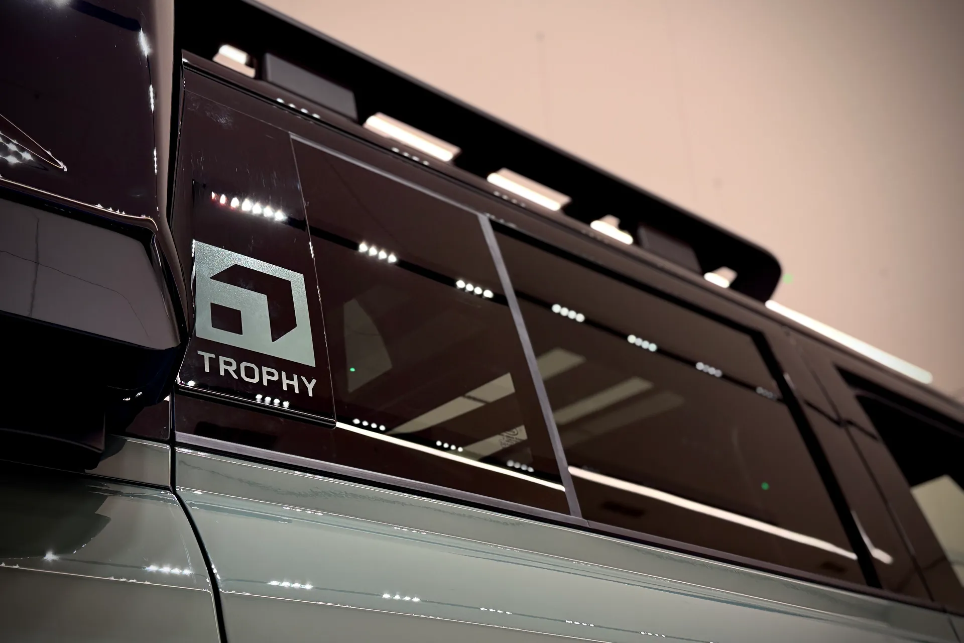 LAND ROVER Defender 110 thumbnail image number 10