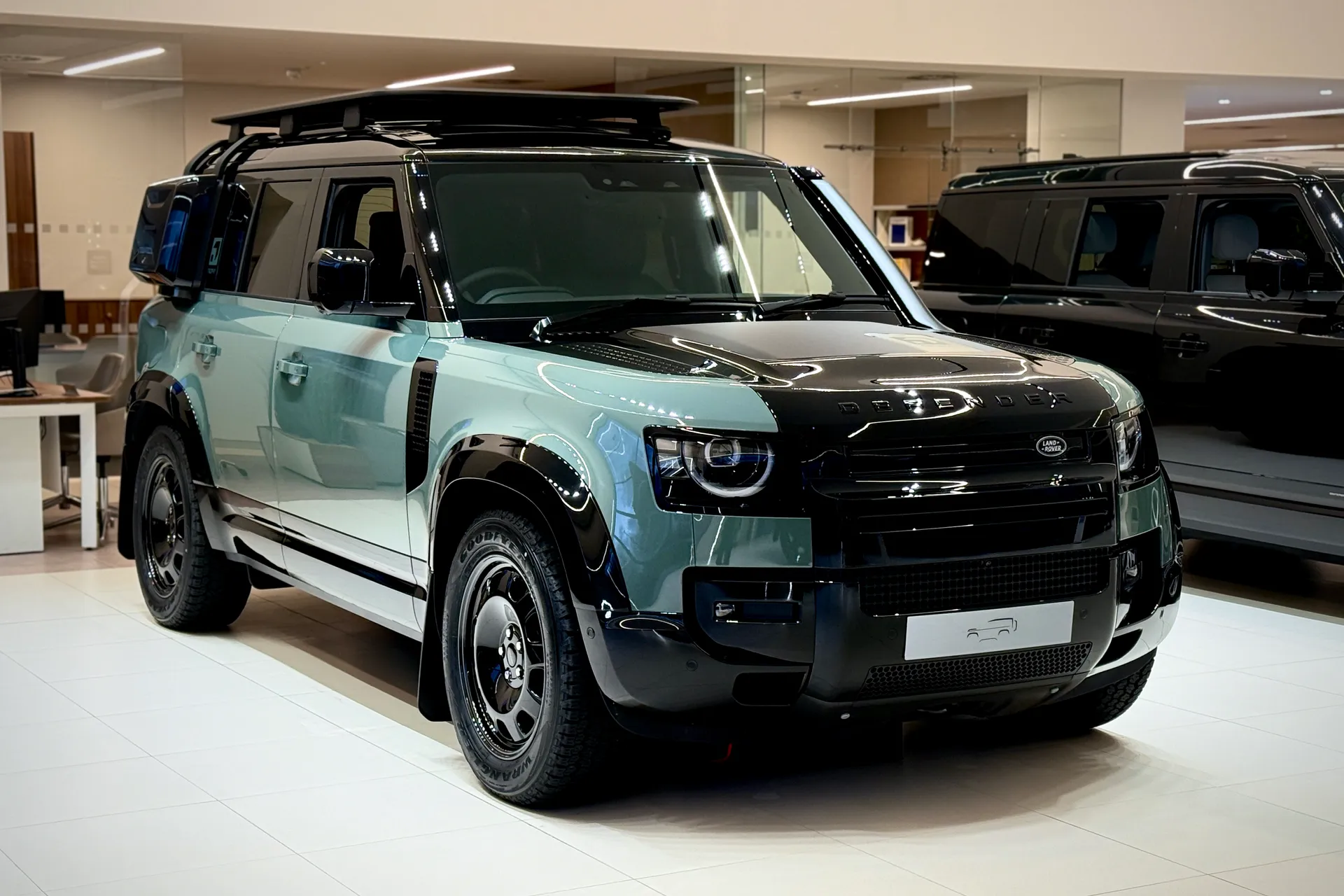 LAND ROVER Defender 110 focused image