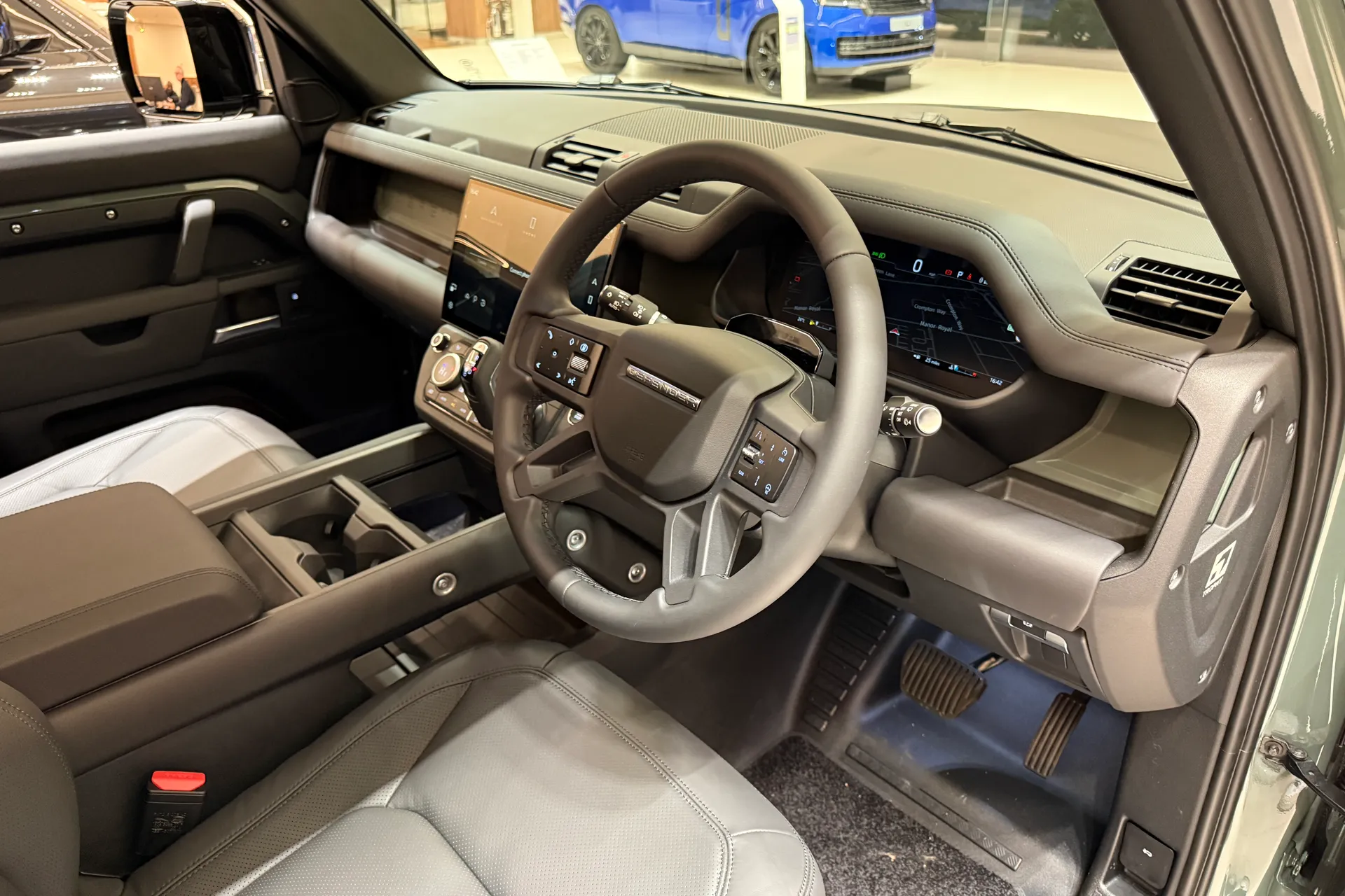 LAND ROVER Defender 110 thumbnail image number 43