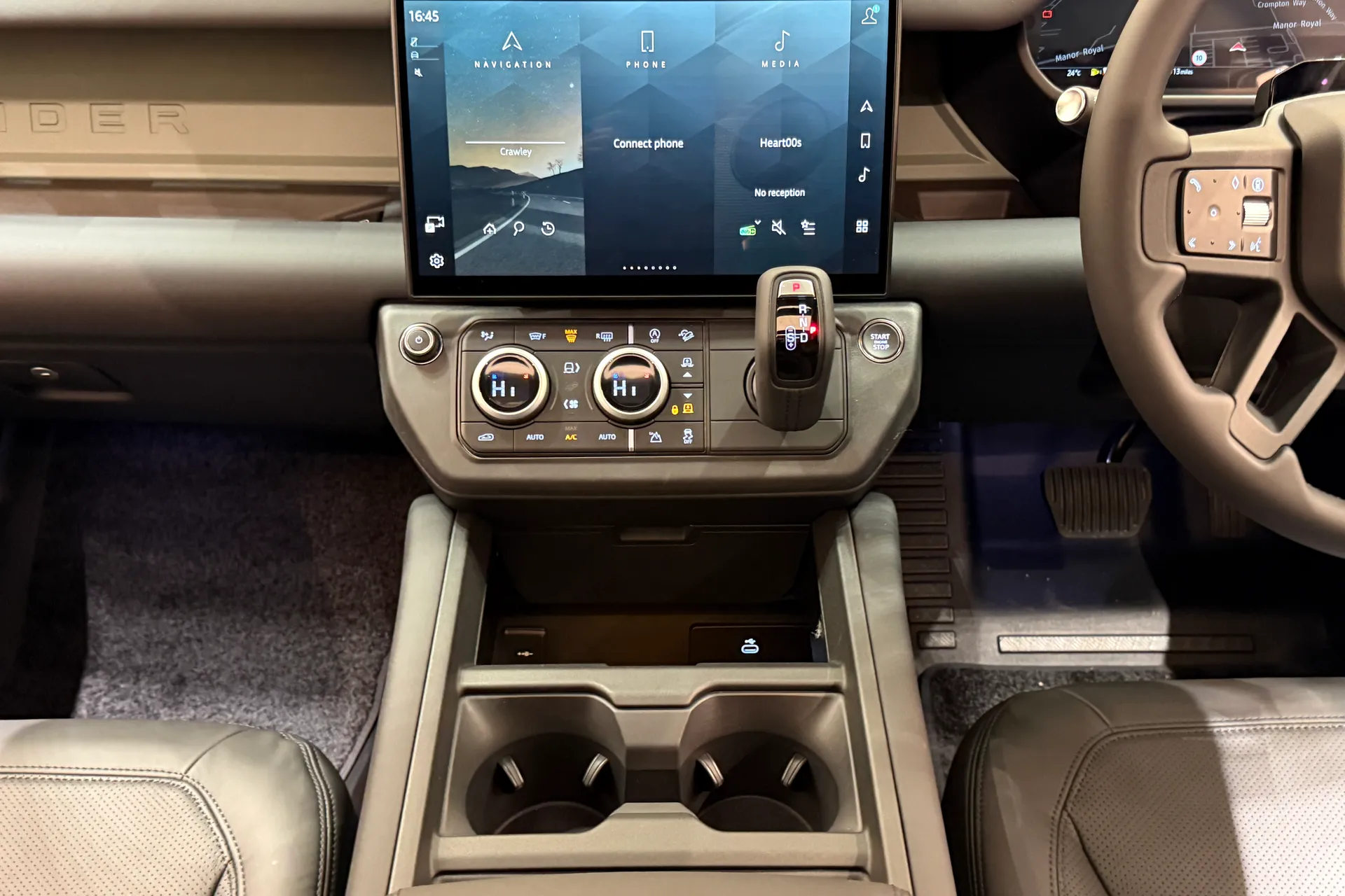 LAND ROVER Defender 110 thumbnail image number 27