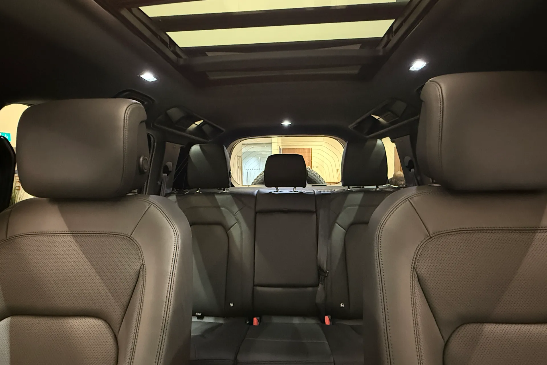 LAND ROVER Defender 110 thumbnail image number 40