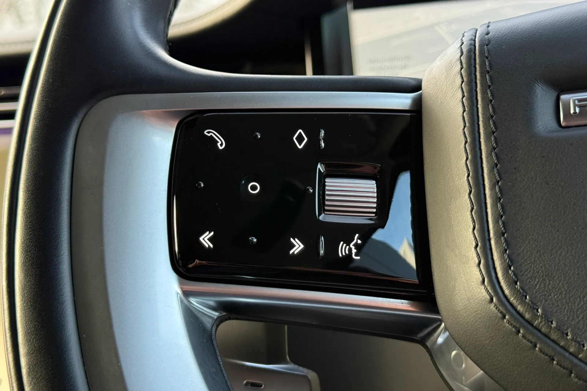 LAND ROVER RANGE ROVER thumbnail image number 29