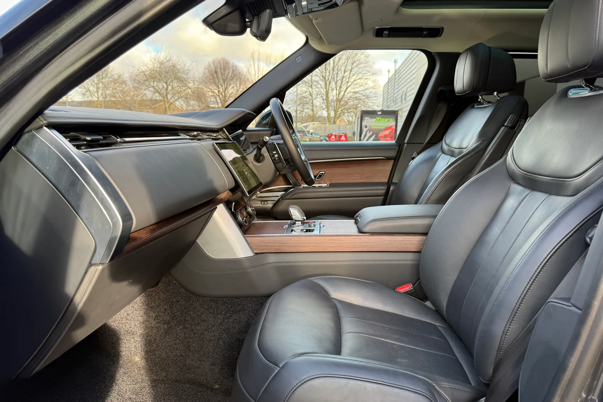 LAND ROVER RANGE ROVER thumbnail image number 10