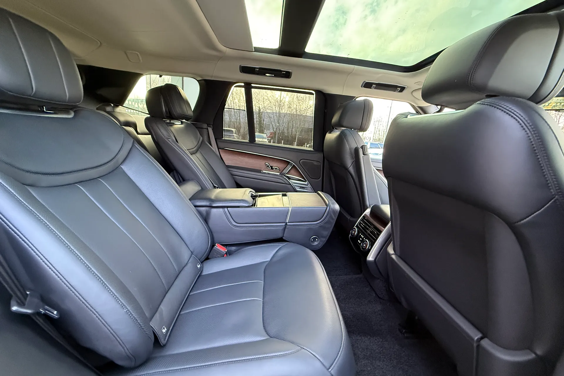 LAND ROVER RANGE ROVER thumbnail image number 44